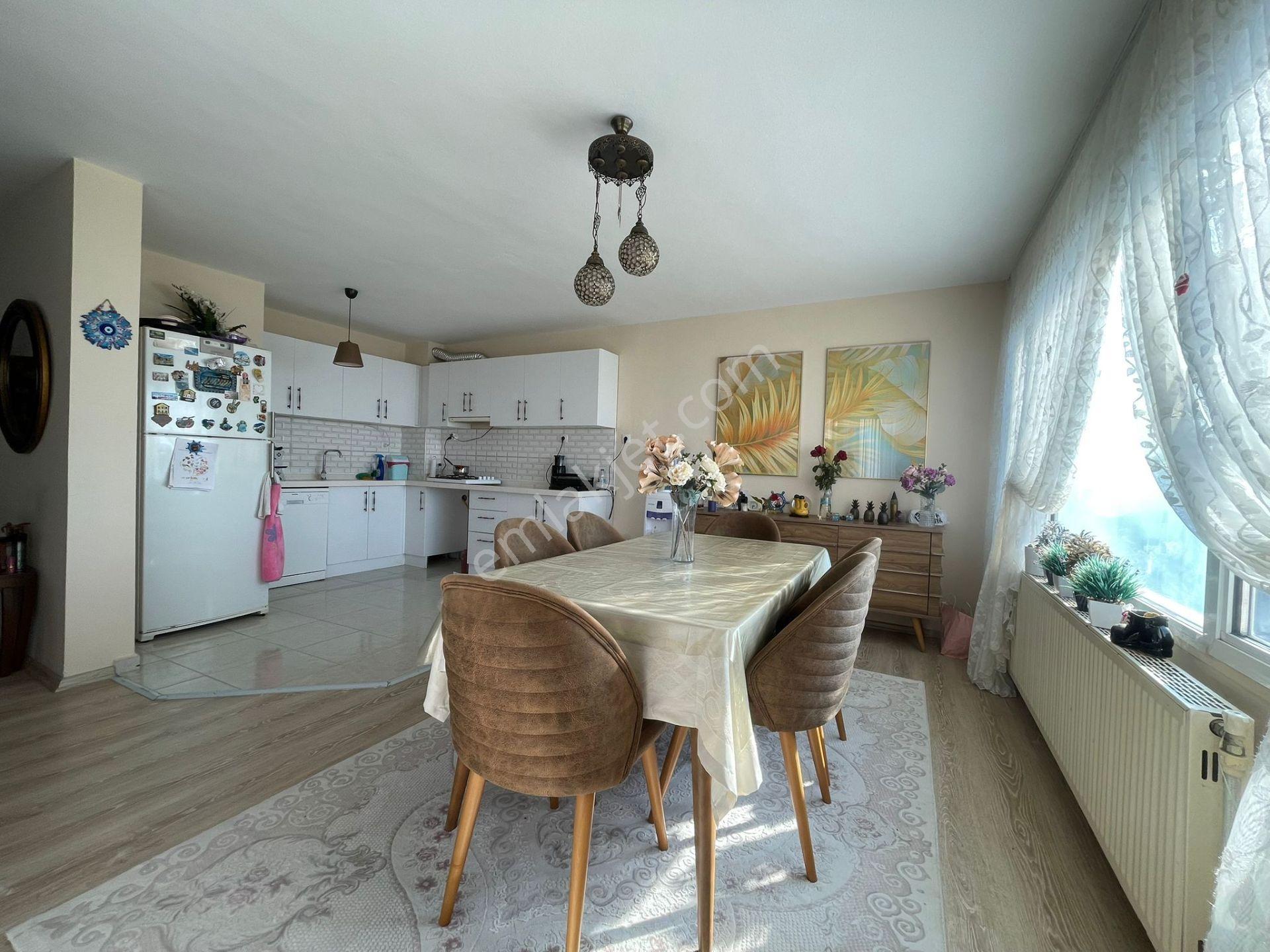 Ege Mahallesi'nde Site İçinde 3+1,kısmi Deniz Manzaralı Daire - Görsel 9