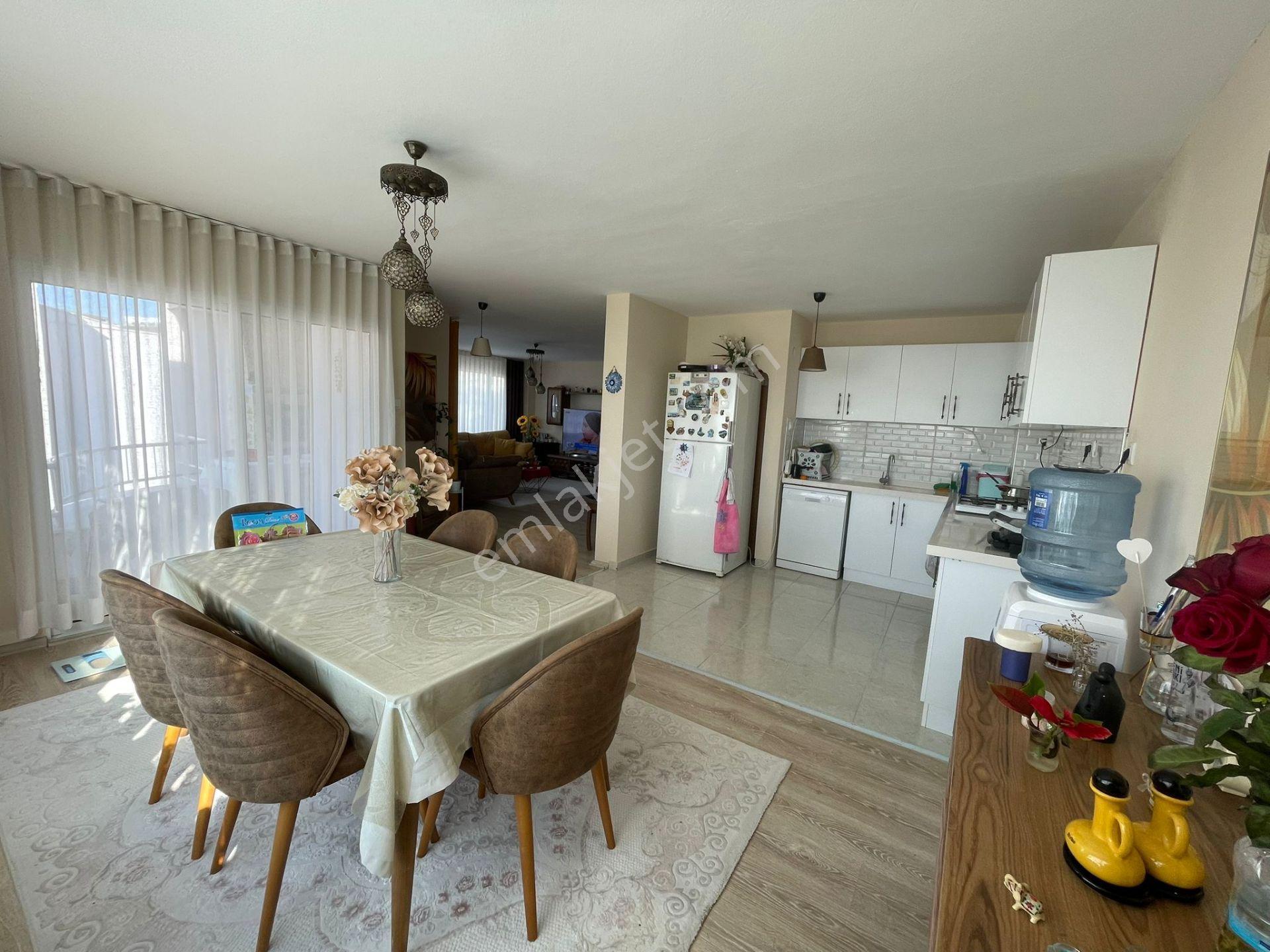 Ege Mahallesi'nde Site İçinde 3+1,kısmi Deniz Manzaralı Daire - Görsel 6