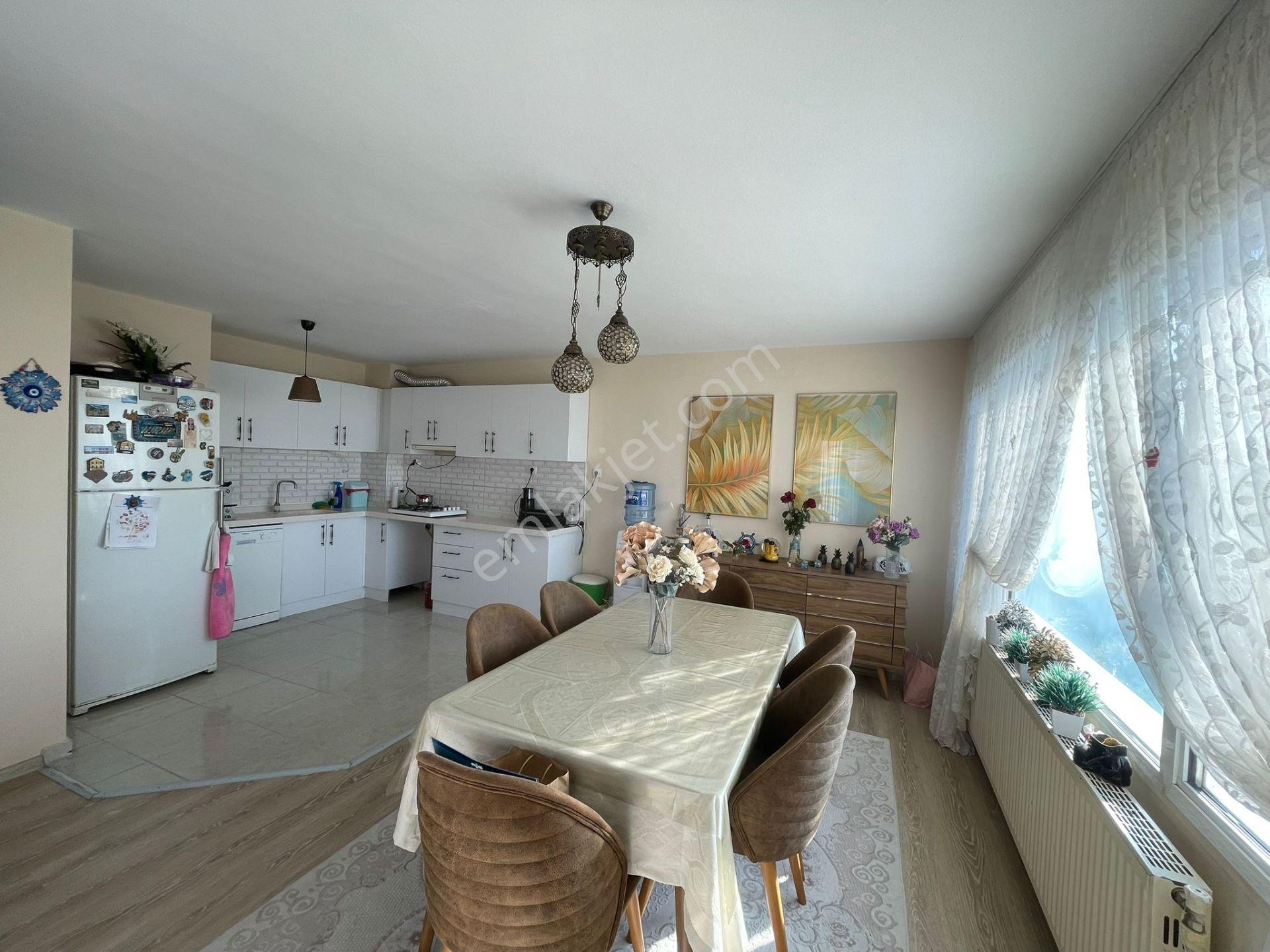 Ege Mahallesi'nde Site İçinde 3+1,kısmi Deniz Manzaralı Daire - Görsel 8