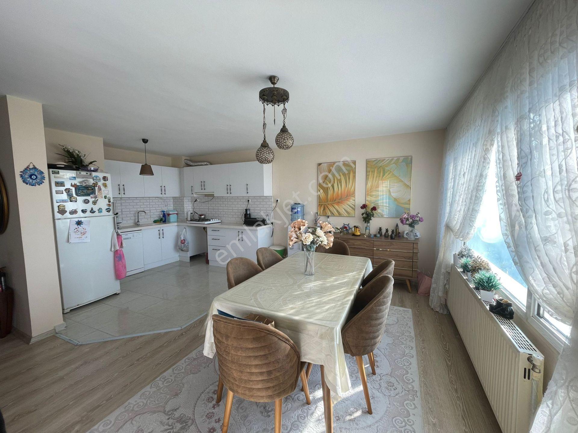 Ege Mahallesi'nde Site İçinde 3+1,kısmi Deniz Manzaralı Daire - Görsel 7