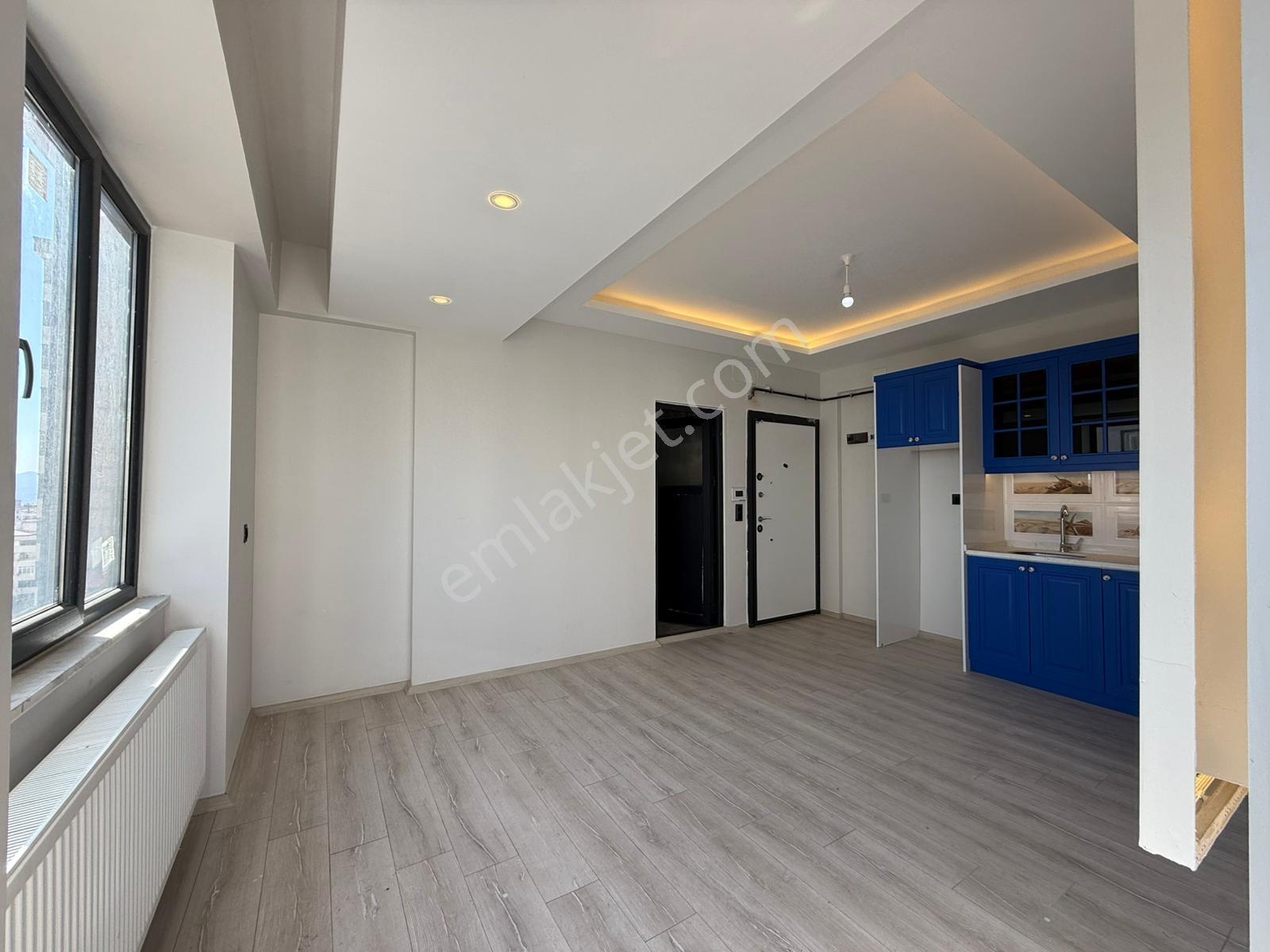 Hurda Cafe Civarı Satılık Lüks 1+1 Daire - Görsel 14