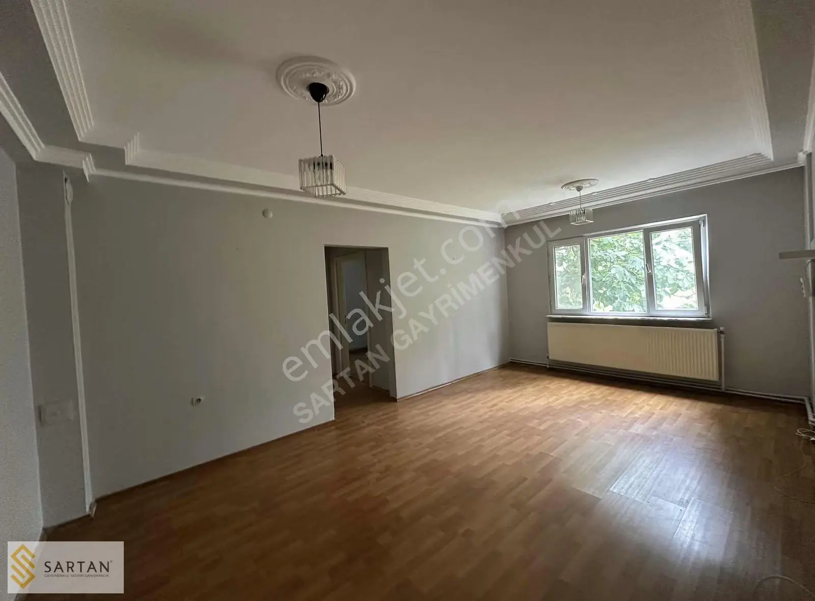 Göçmen Konutlarında Merkezi Konumda 2+1 Kiralık Eşyasız Daire