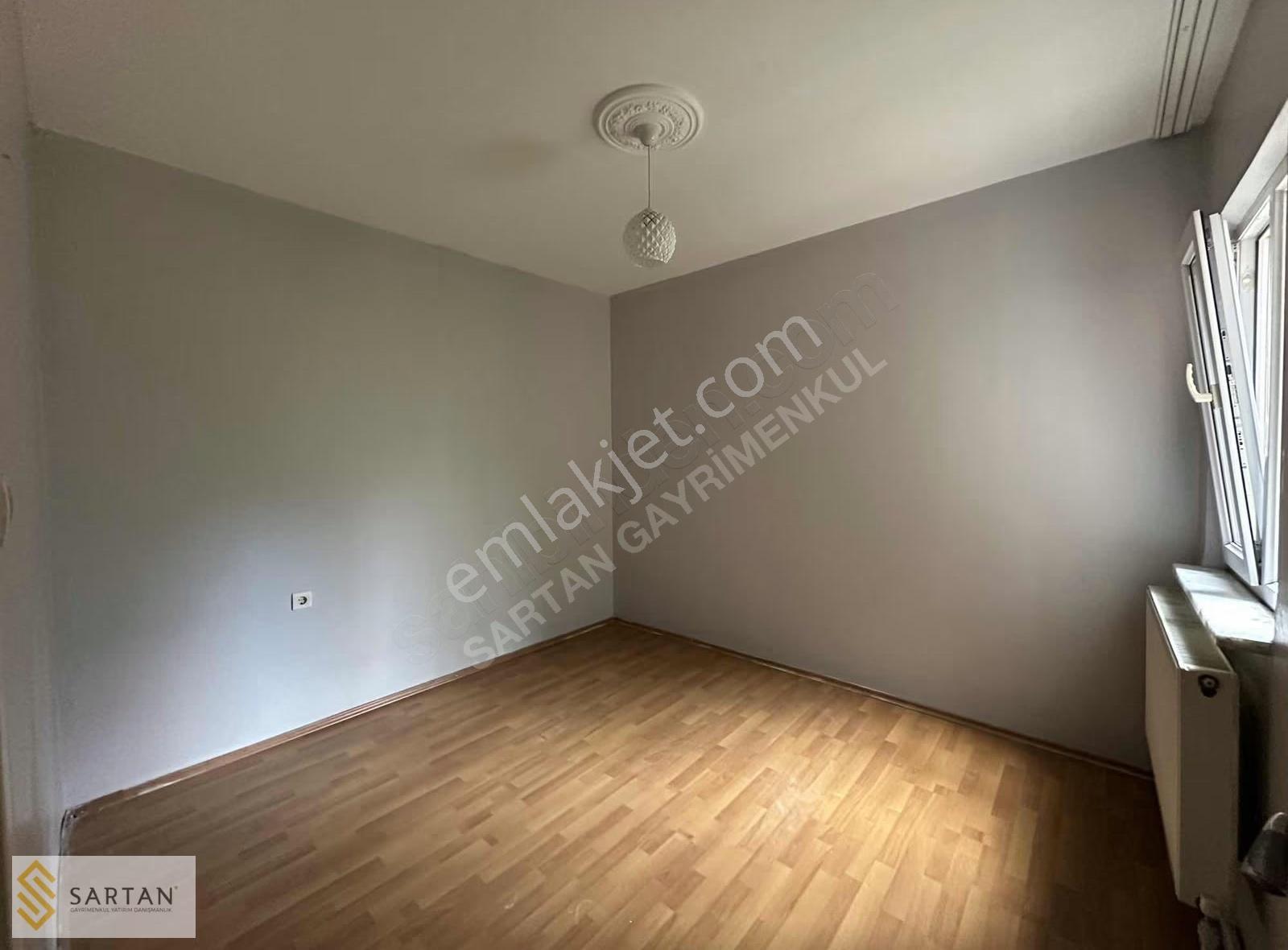 Göçmen Konutlarında Merkezi Konumda 2+1 Kiralık Eşyasız Daire - Görsel 23