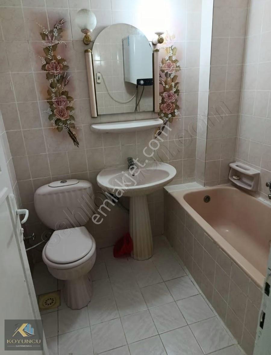 Küçükköy Merkezde Doğalgaz Sobalı Kiralık Daire - Görsel 16