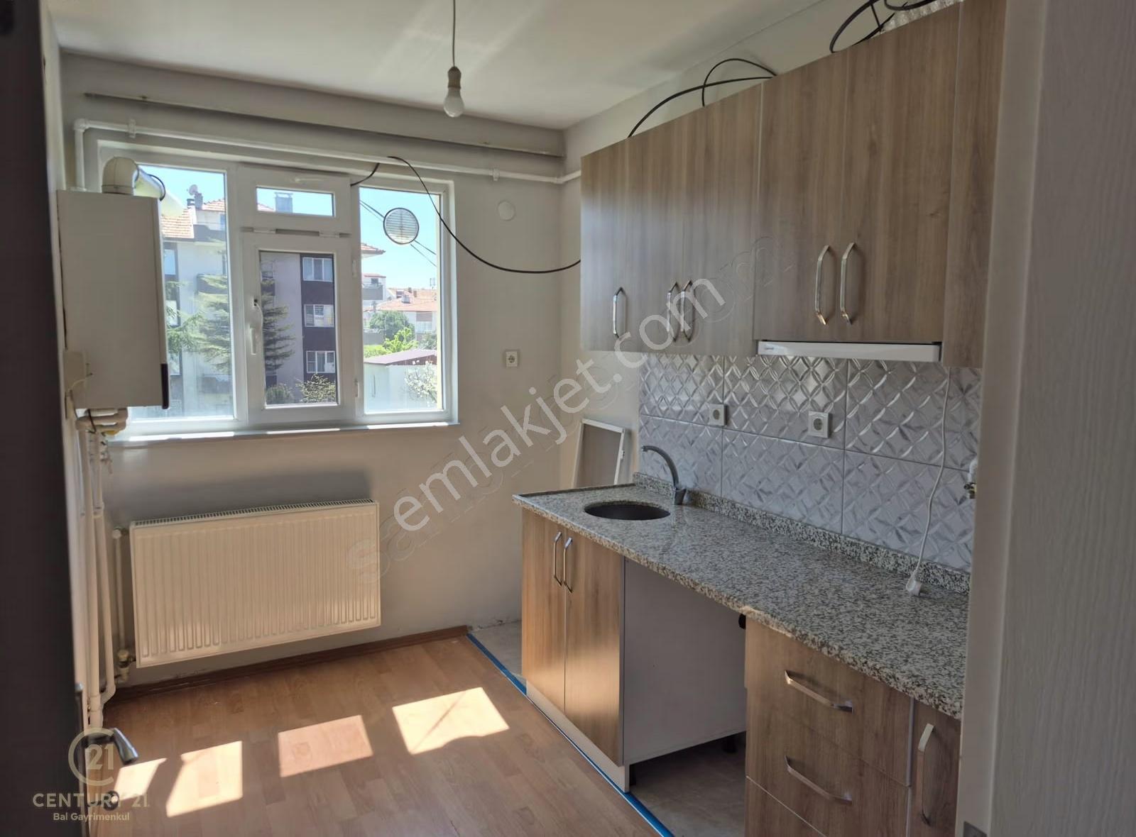 C21 Bal Altıeylül Yıldız Mahallesinde Kiralık 2+1 Merkezi Daire - Görsel 12