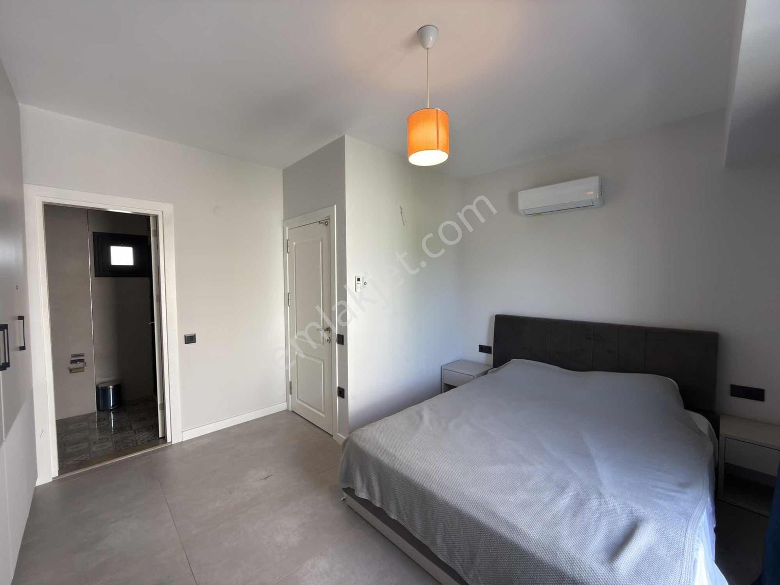 Bahçeşehir Koleji Karşısı Özel Havuzlu 4+1 Tripleks Villa - Görsel 34