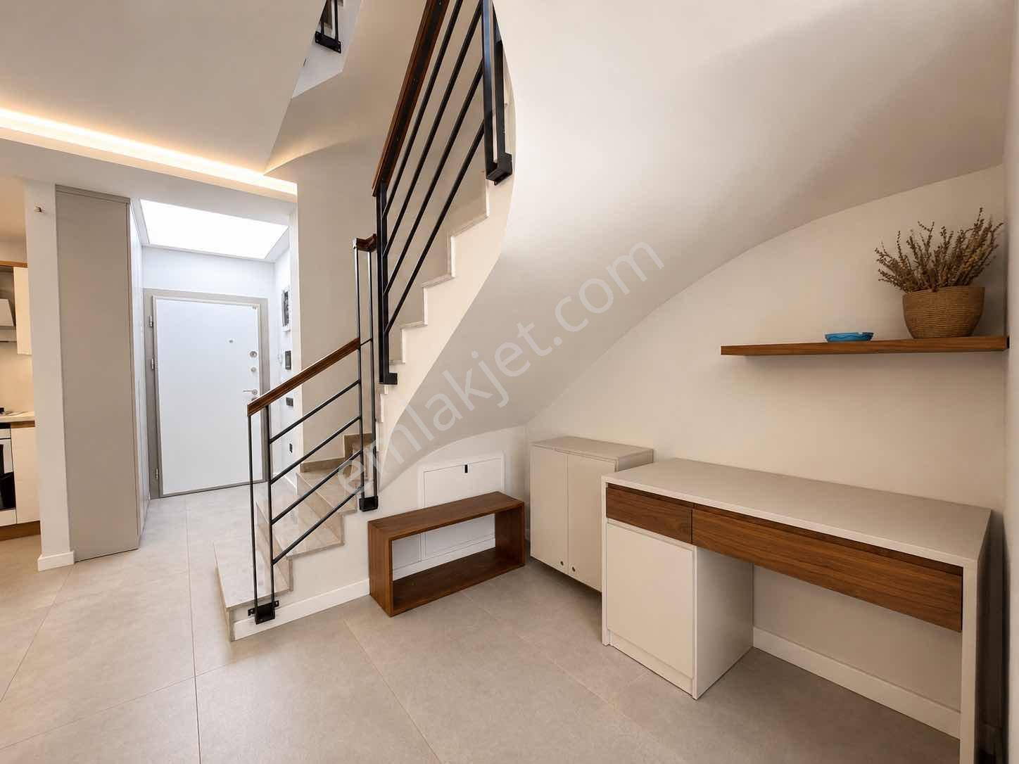 Bahçeşehir Koleji Karşısı Özel Havuzlu 4+1 Tripleks Villa - Görsel 6