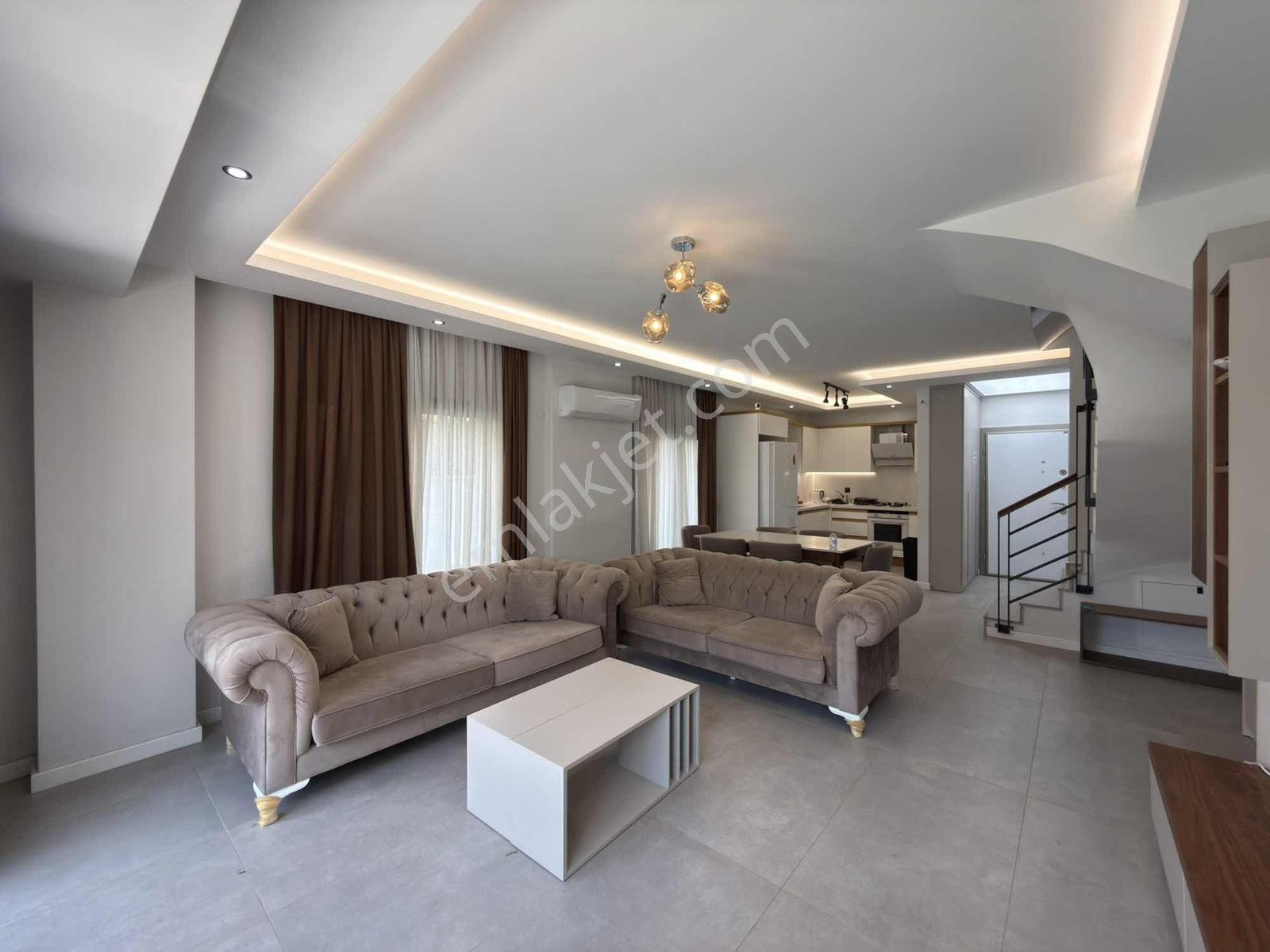 Bahçeşehir Koleji Karşısı Özel Havuzlu 4+1 Tripleks Villa - Görsel 10
