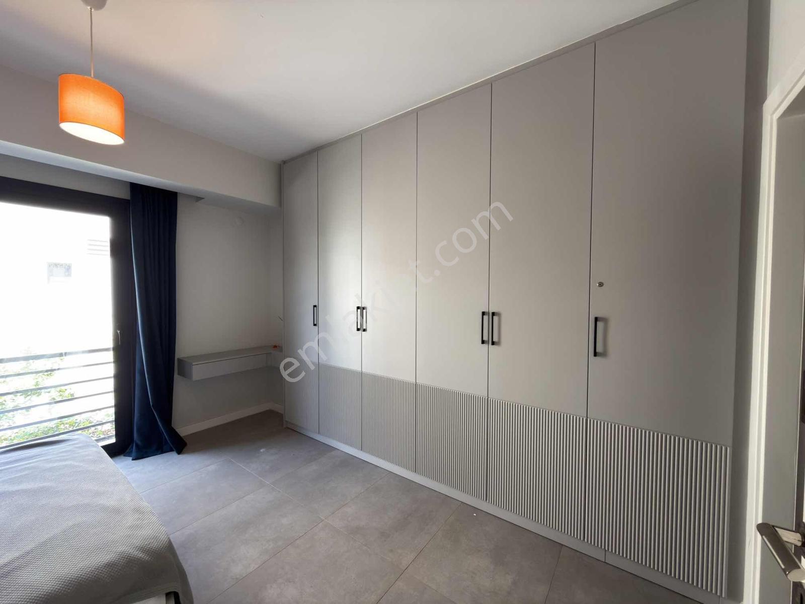 Bahçeşehir Koleji Karşısı Özel Havuzlu 4+1 Tripleks Villa - Görsel 24