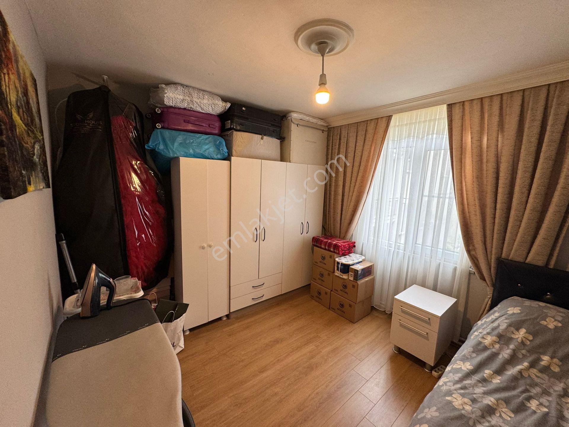 Altınoluk İlkbahar Dan Full Yenilenmiş Merkezde 2+1 Orta Kat Daire - Görsel 19