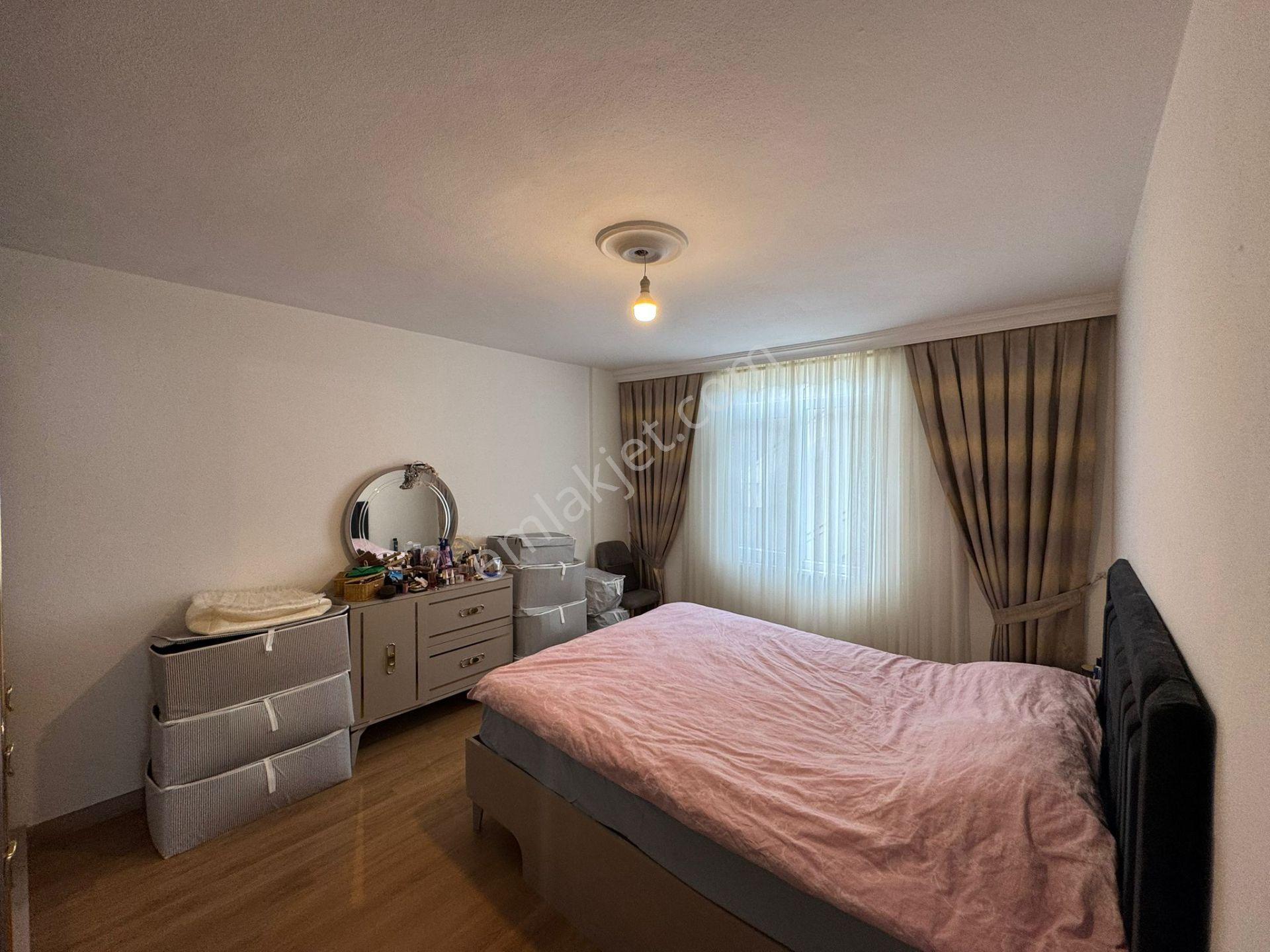 Altınoluk İlkbahar Dan Full Yenilenmiş Merkezde 2+1 Orta Kat Daire - Görsel 27
