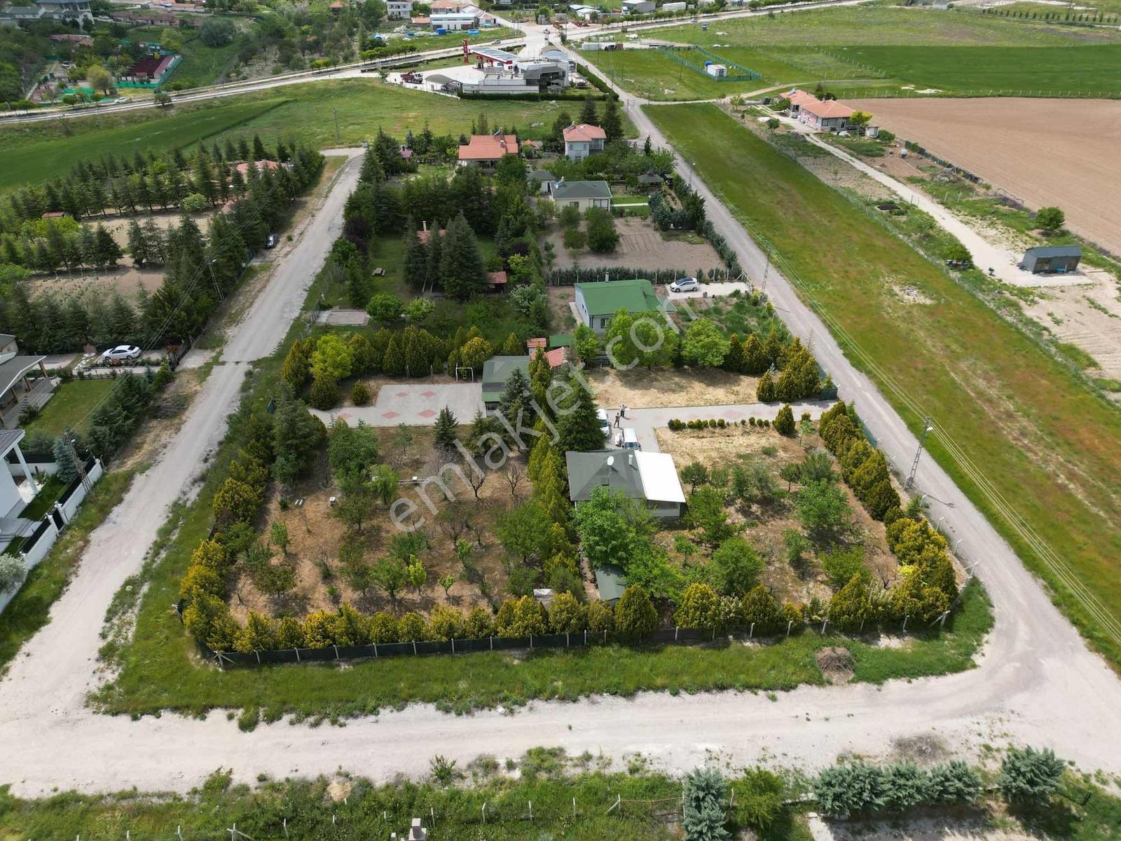 Alaçatı'dan/köşe Parsel/2 Adet Bağımsız Villa/yüksek Mevki Arsa