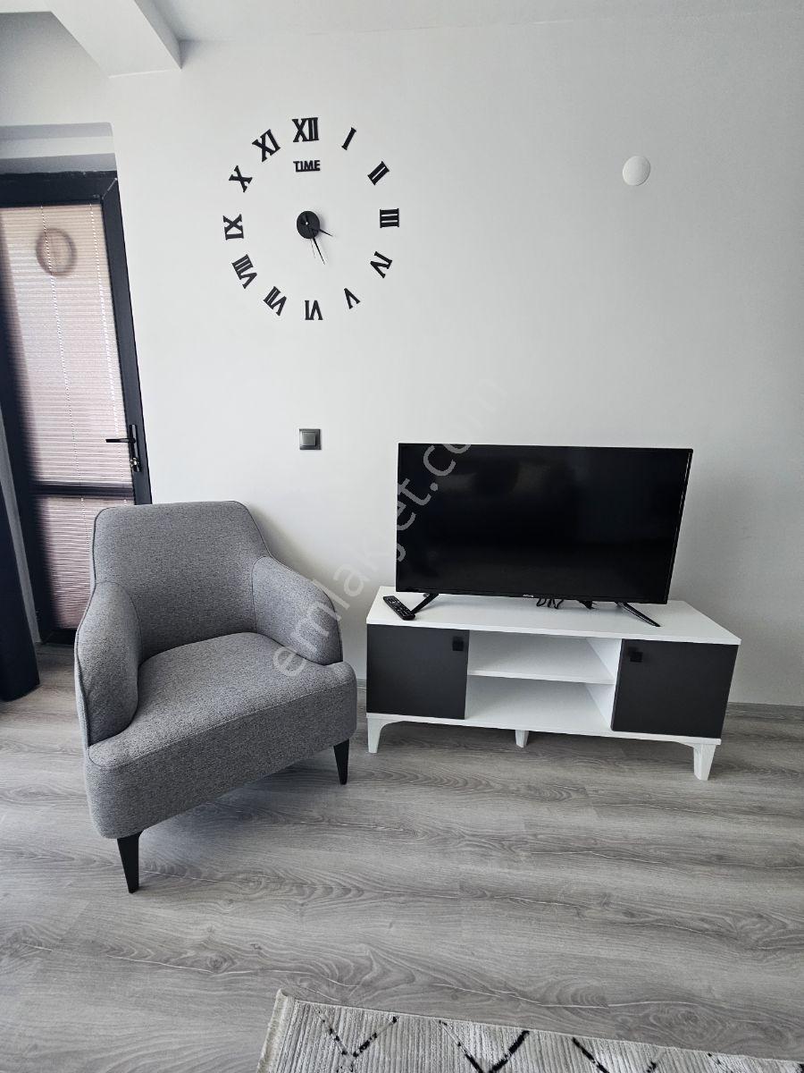 Körfez Mahallesinde Satılık Deniz Manzaralı Eşyalı 1+1 Daire - Görsel 12
