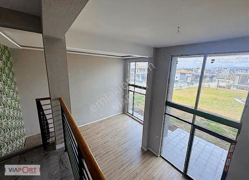 Bağlıca'da Özel Bahçeli 4+1 Villa Konseptinde Loft - Görsel 23