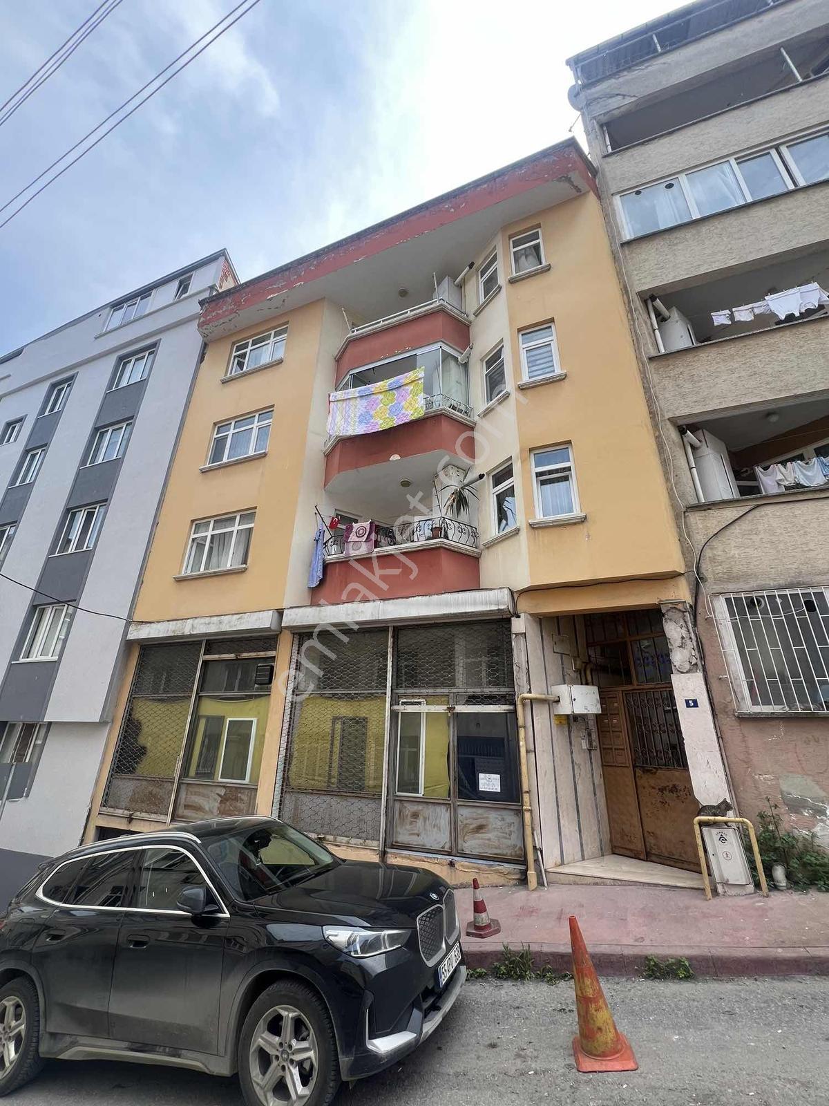 Acil Satılık 4+1 Merkezi Konum Terası Olan Daire