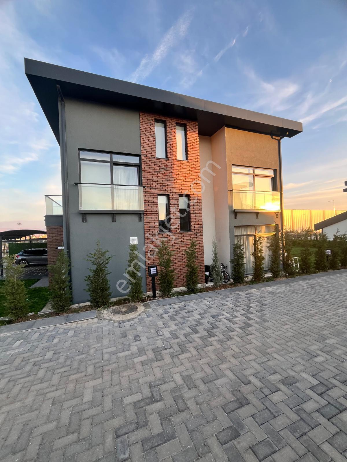 Sahibinden Site İçerisinde Sıfır Lüks Villa - Görsel 3