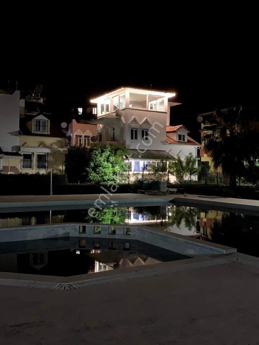 Evrenseki'de Denize 600 Metre Mesefade 4+1 Triblex Villa - Görsel 12