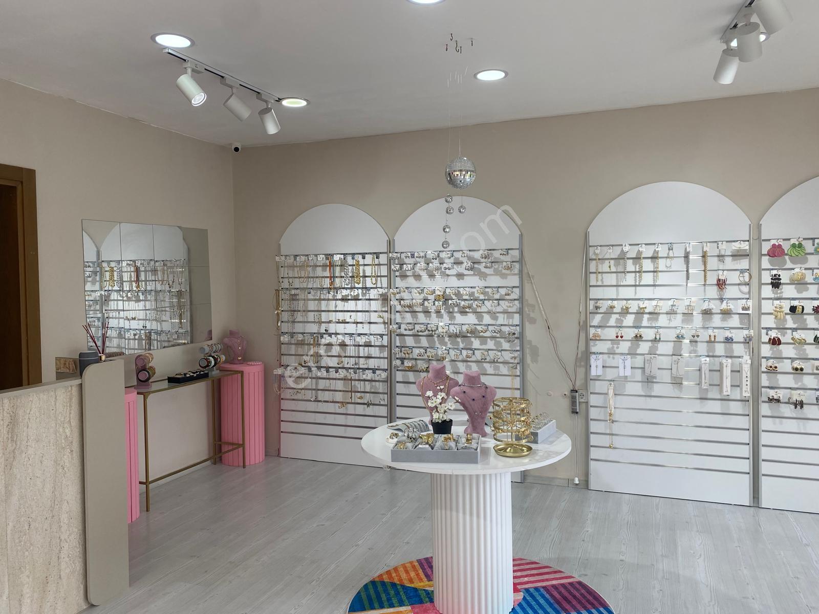 İzmir Menemen Egekent 2 Merkez'de Kiralık 50 M2 Dükkan - Görsel 3