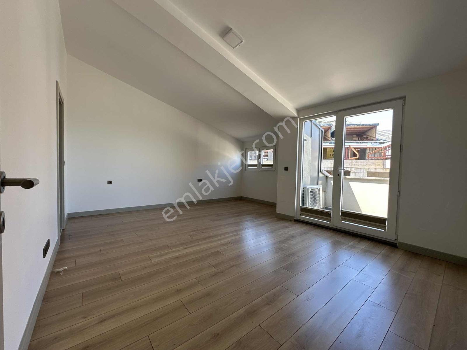 Muhteşem Dublex Daire Yüksek Tavanlı 5+2 Deniz Manzaralı - Görsel 12