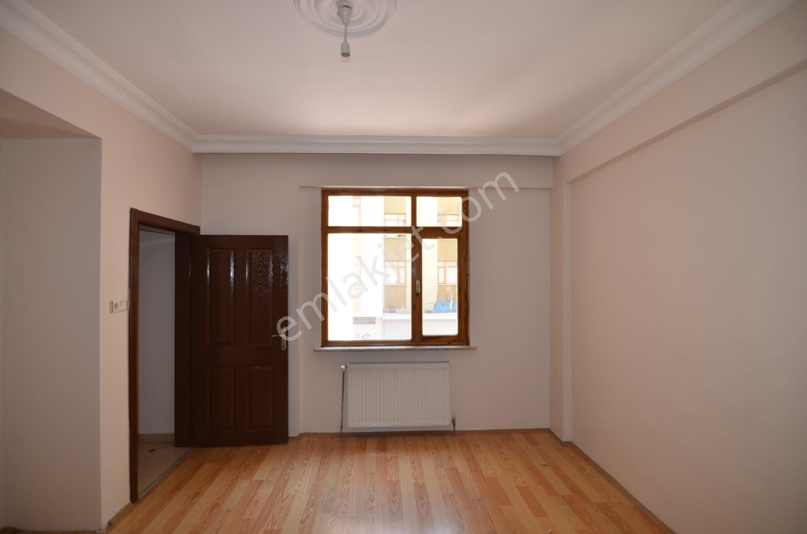 Talha Tozduman'dan Fetih Caddesi Cepheli Yeni Boyalı 3+1 Kiralık - Görsel 12