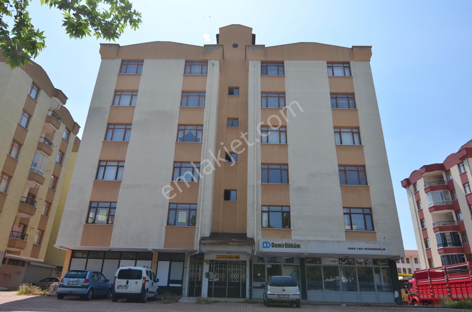 Talha Tozduman'dan Fetih Caddesi Cepheli Yeni Boyalı 3+1 Kiralık - Görsel 24