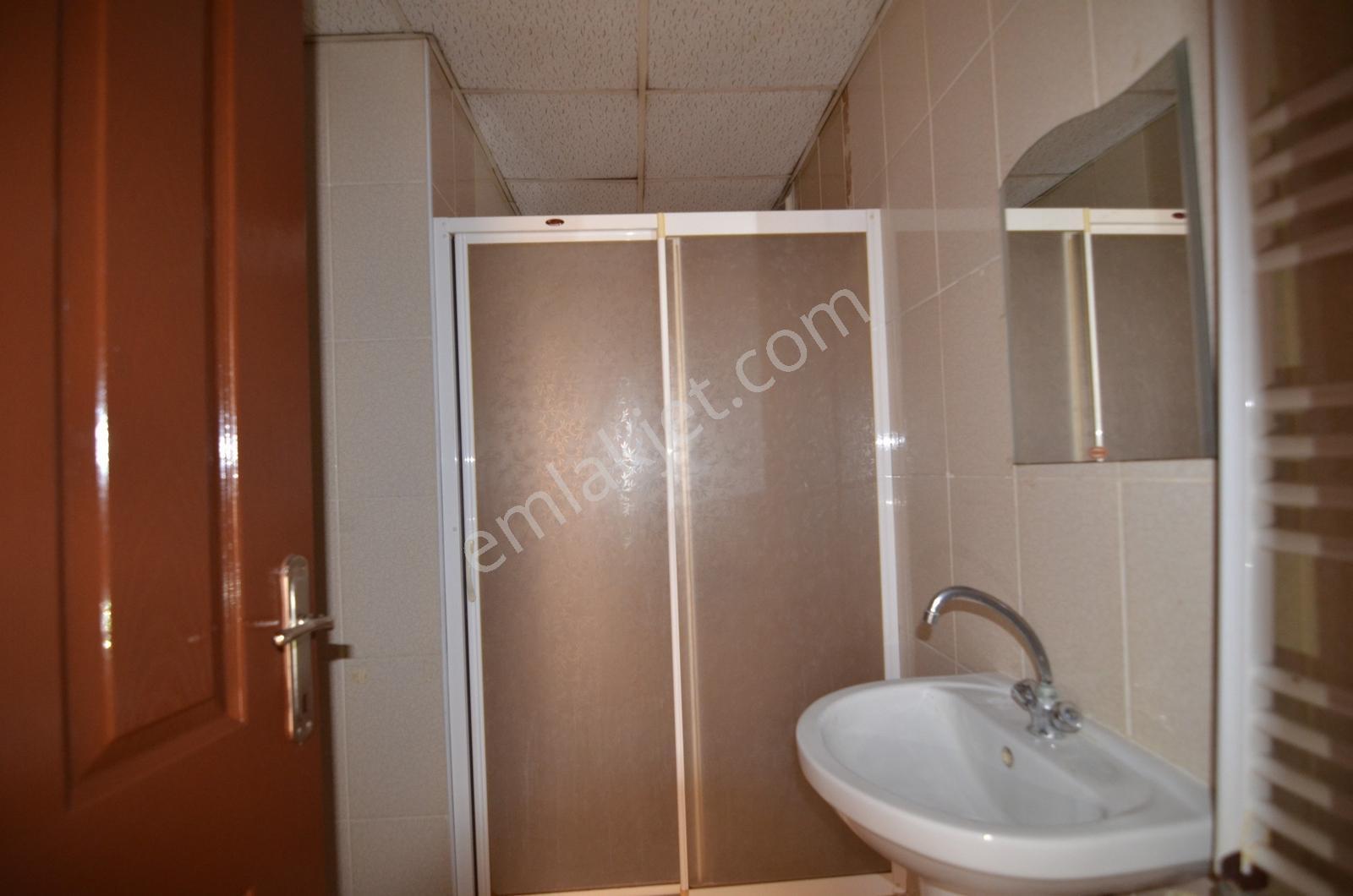 Talha Tozduman'dan Fetih Caddesi Cepheli Yeni Boyalı 3+1 Kiralık - Görsel 34