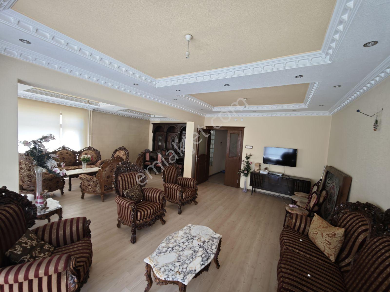 Nalçacı Caddesi'nde Satılık Geniş Bakımlı Daire - Görsel 31