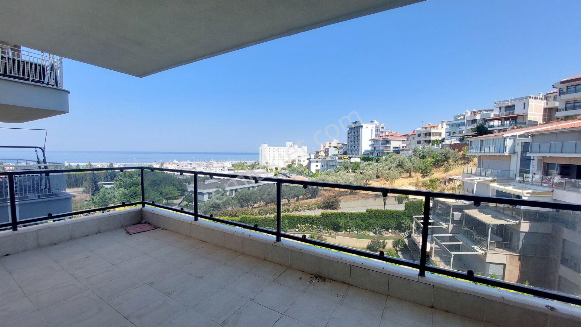 Kuşadası'nda Deniz Manzaralı, Havuzlu Site İçerisinde Satılık Daire - Görsel 3