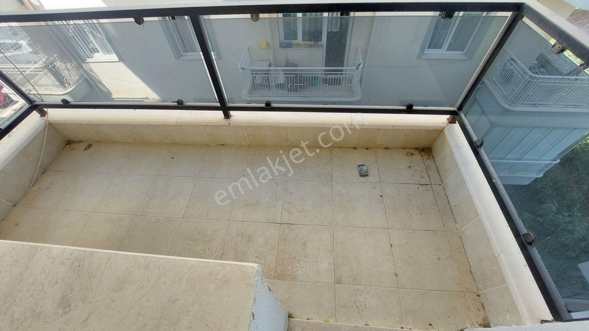 Kuşadası'nda Deniz Manzaralı, Havuzlu Site İçerisinde Satılık Daire - Görsel 12