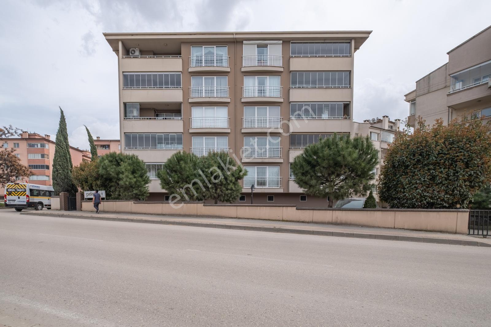 Remax Area Dan Atabulvarı Cadde Üzeri Kiralık 3+1 Ara Kat Daire
