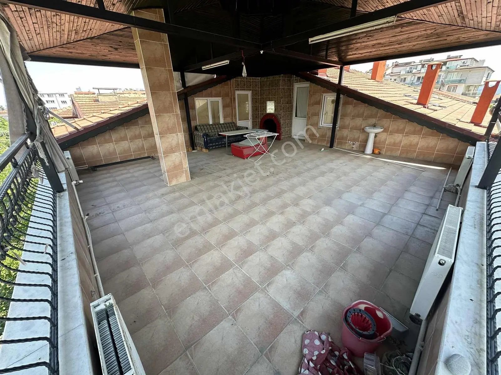 Yunusemre Mahallesi 50 M2 Teraslı Kiralık Daire