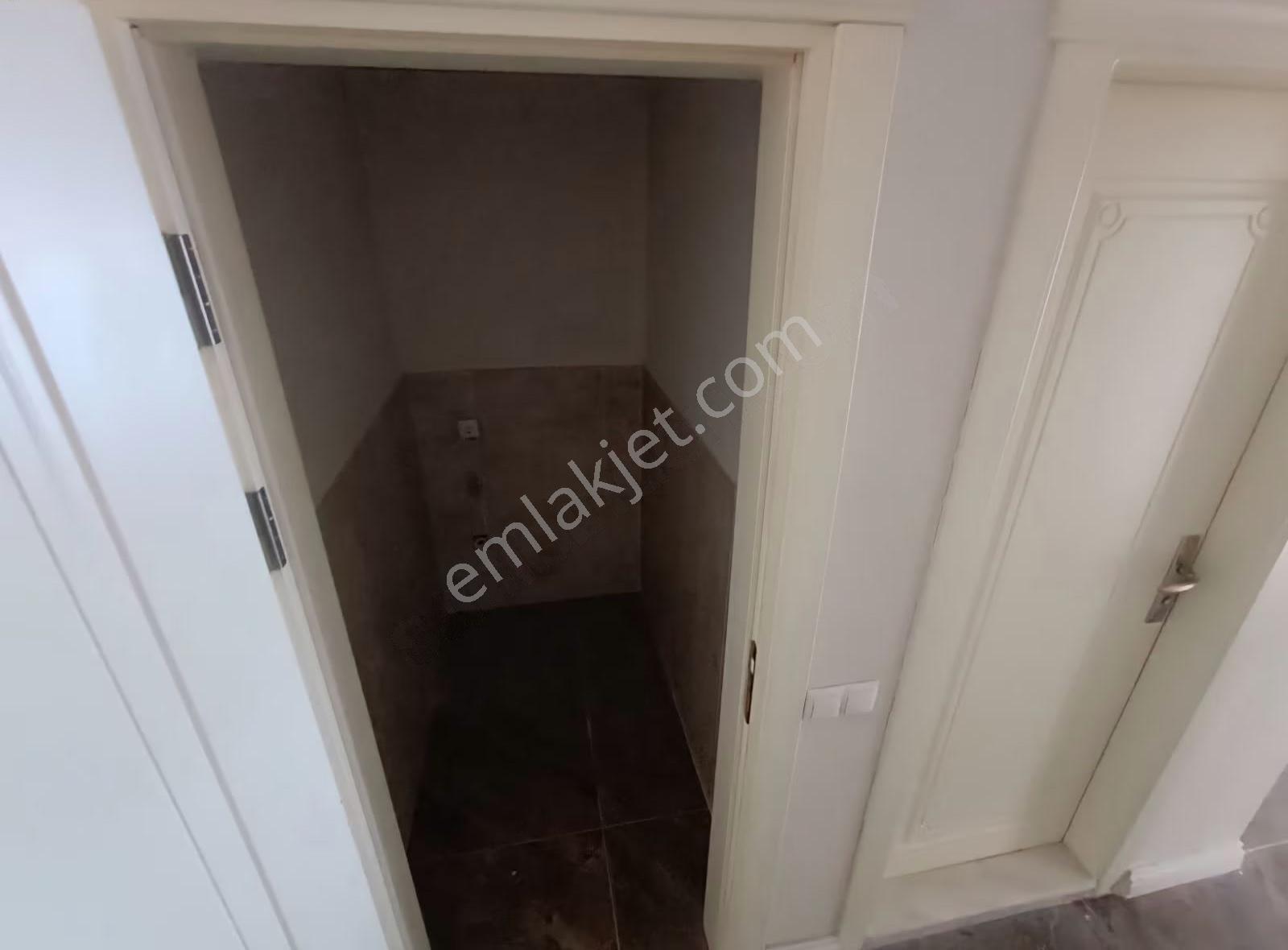 Sevgi Emlaktan Bulvara Cephe 4+1 Kiralık Daire - Görsel 15