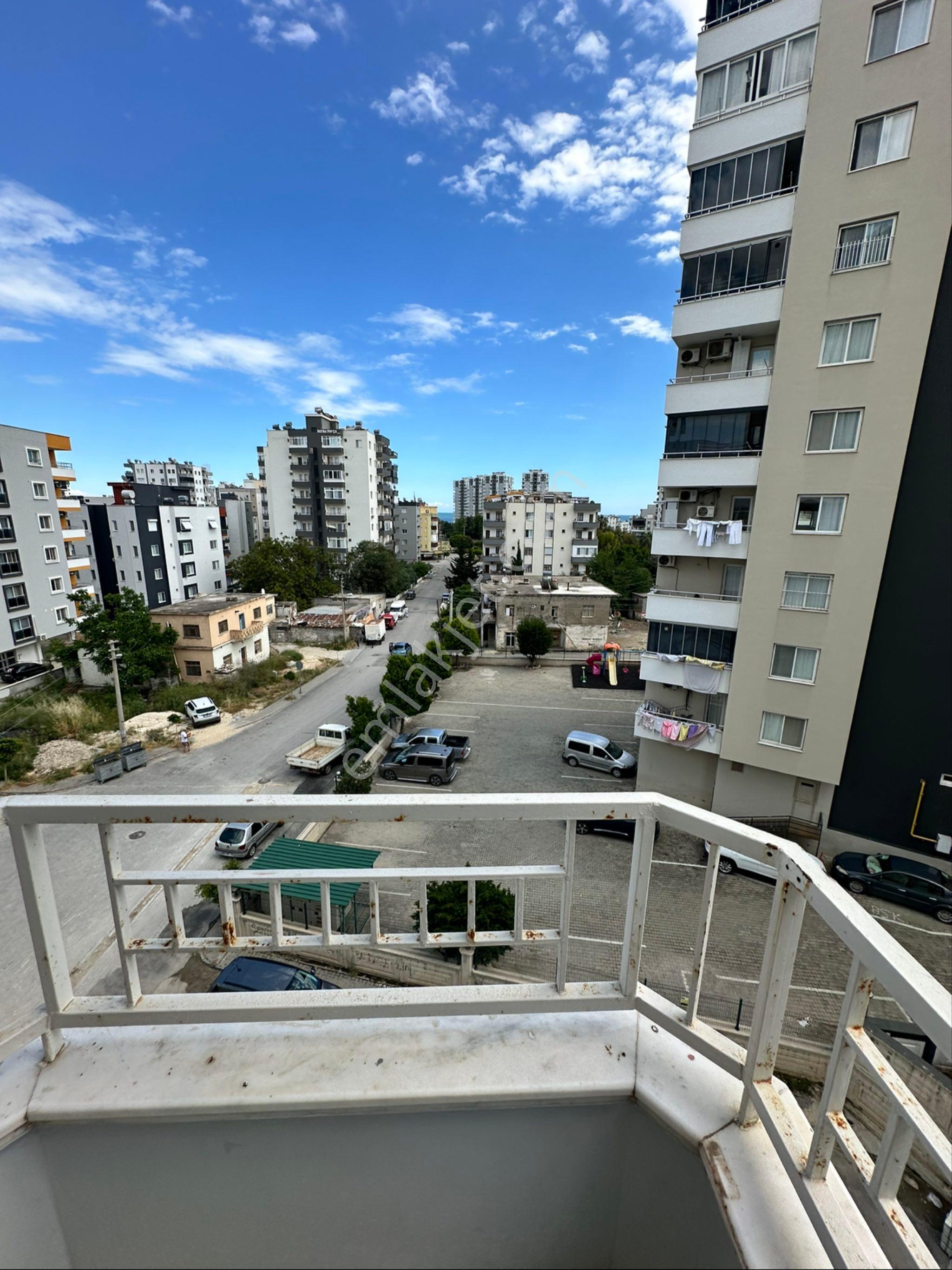 Aşağı Alata Da Merkezi Konumda Geniş 3+1 Kiralık Daire - Görsel 5