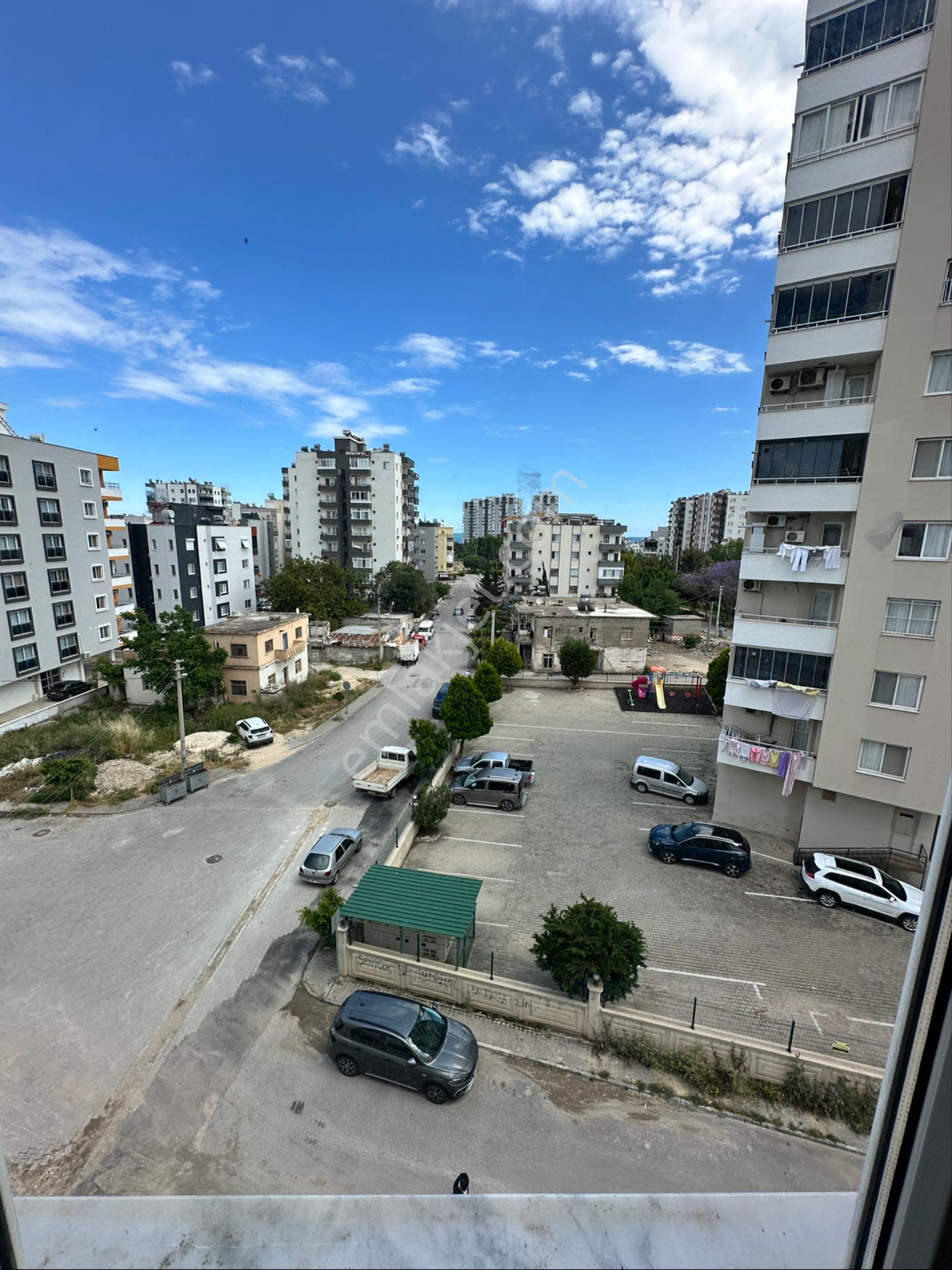 Aşağı Alata Da Merkezi Konumda Geniş 3+1 Kiralık Daire - Görsel 4