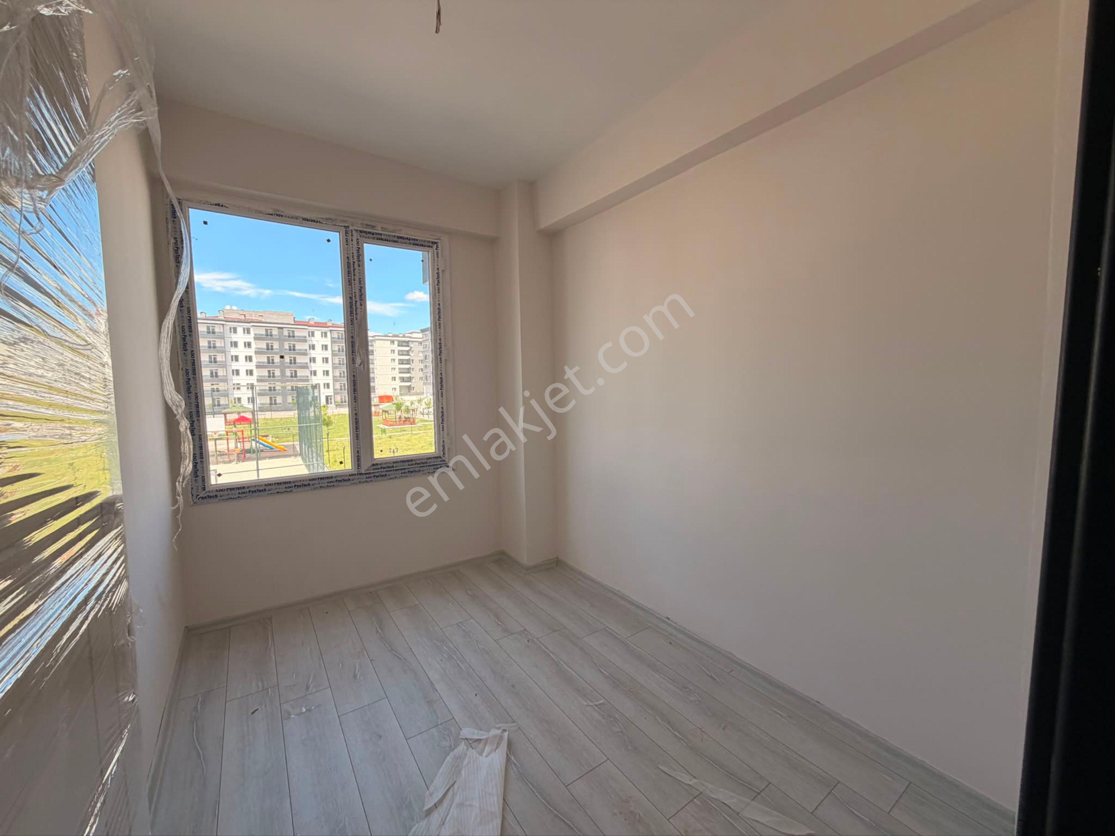 Kayapınar Bölgesi Ye Şehir Hastanesi Ve Sıtadyum Arasınada Kiralık 2+1 - Görsel 8