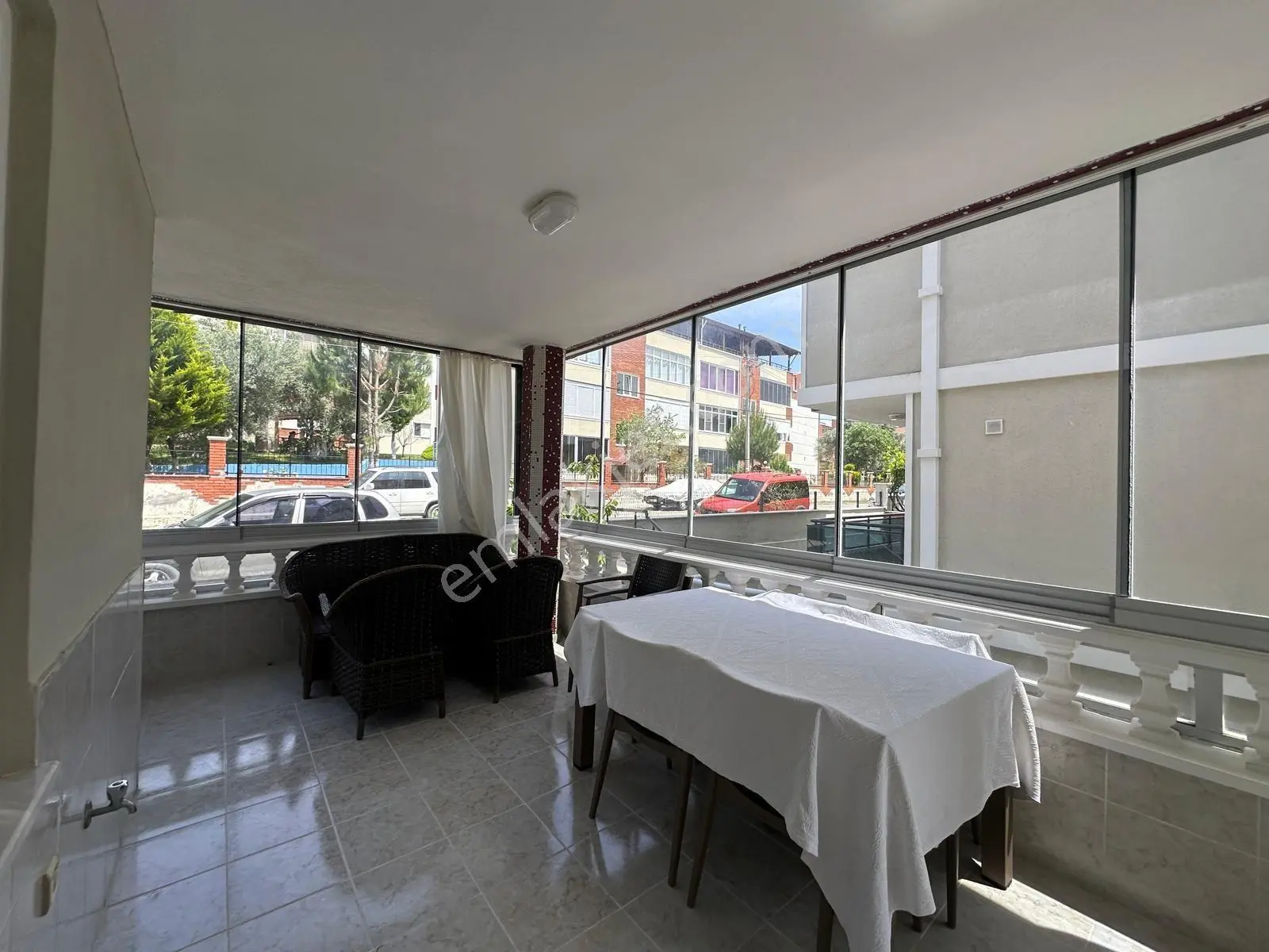 Kw Zena'dan Altınoluk'da 2+1 Geniş Balkonlu Bakımlı Satılıkdaire