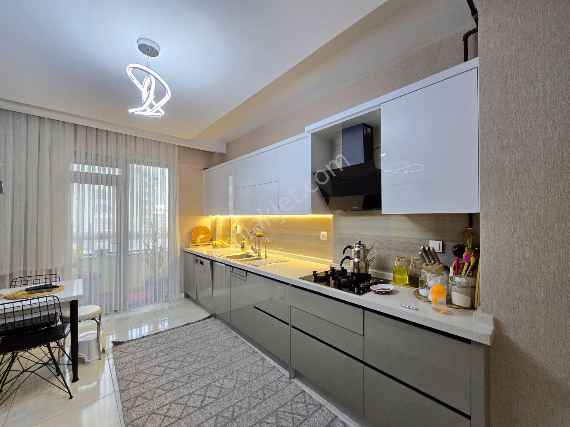 Yazırda İşyapar Gayrimenkulden Güvenlikli 4+1 Site İçi Satılık Lüx Daire - Görsel 11