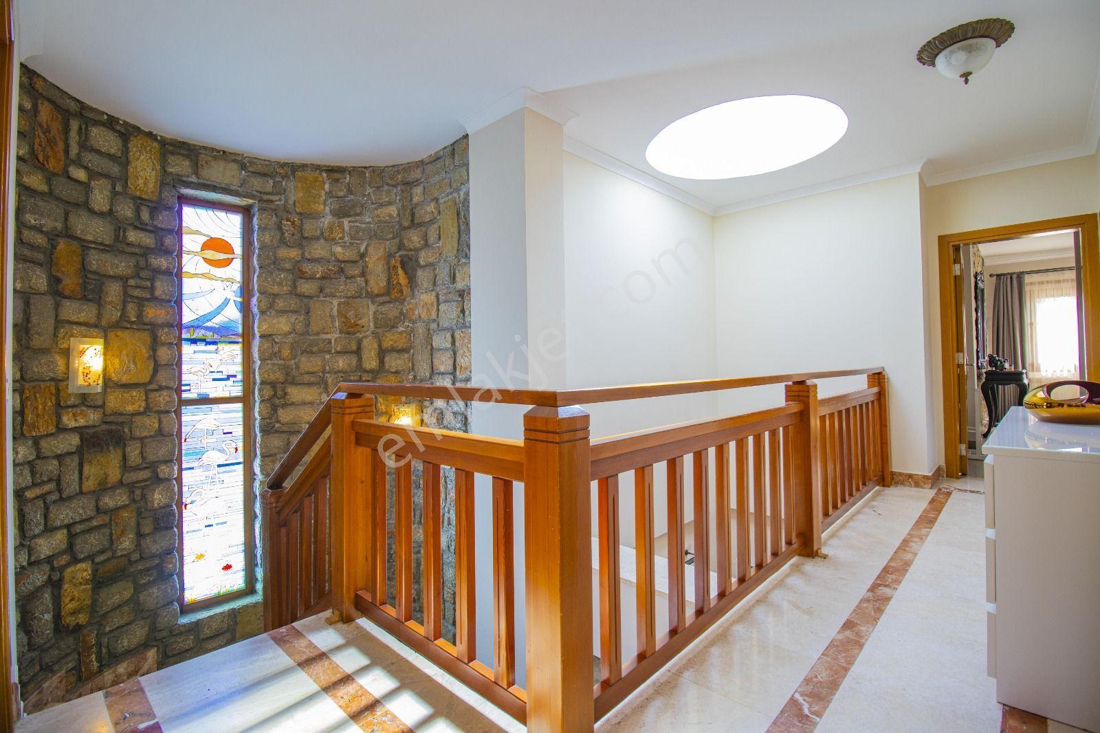 Bitez Köyiçi'nde Özel Havuzlu Yıllık Kiralık Müstakil Villa - Görsel 23