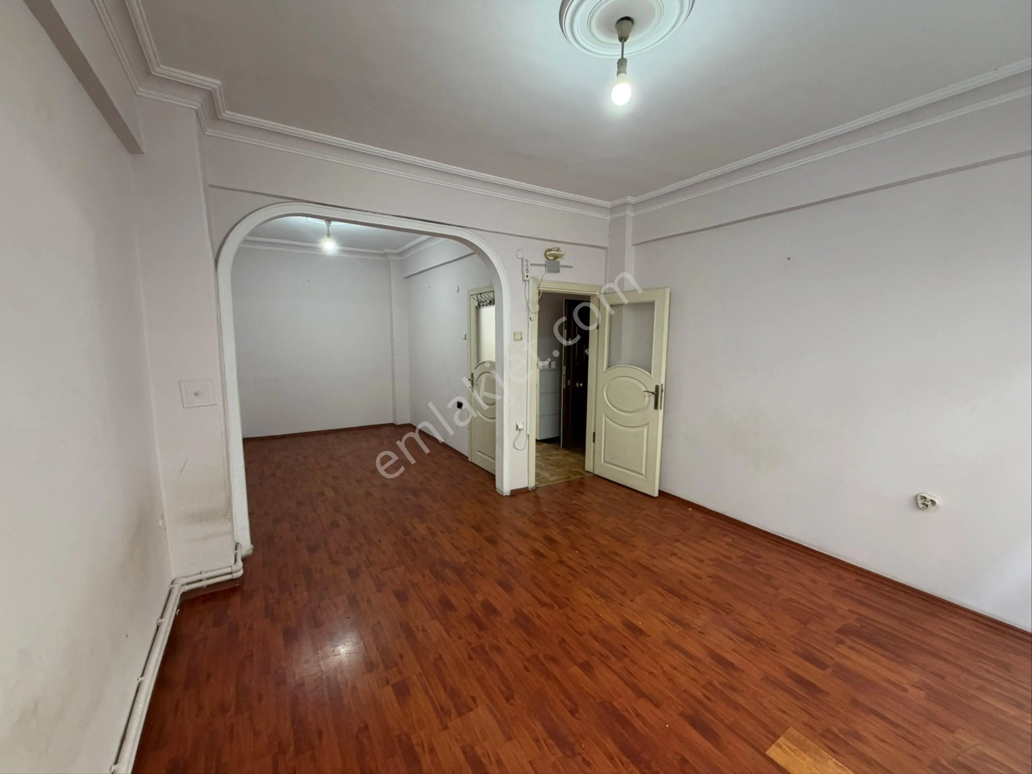 İlkadım Çiftlik Caddesi Altında Kiralık 2+1 Daire - Görsel 4