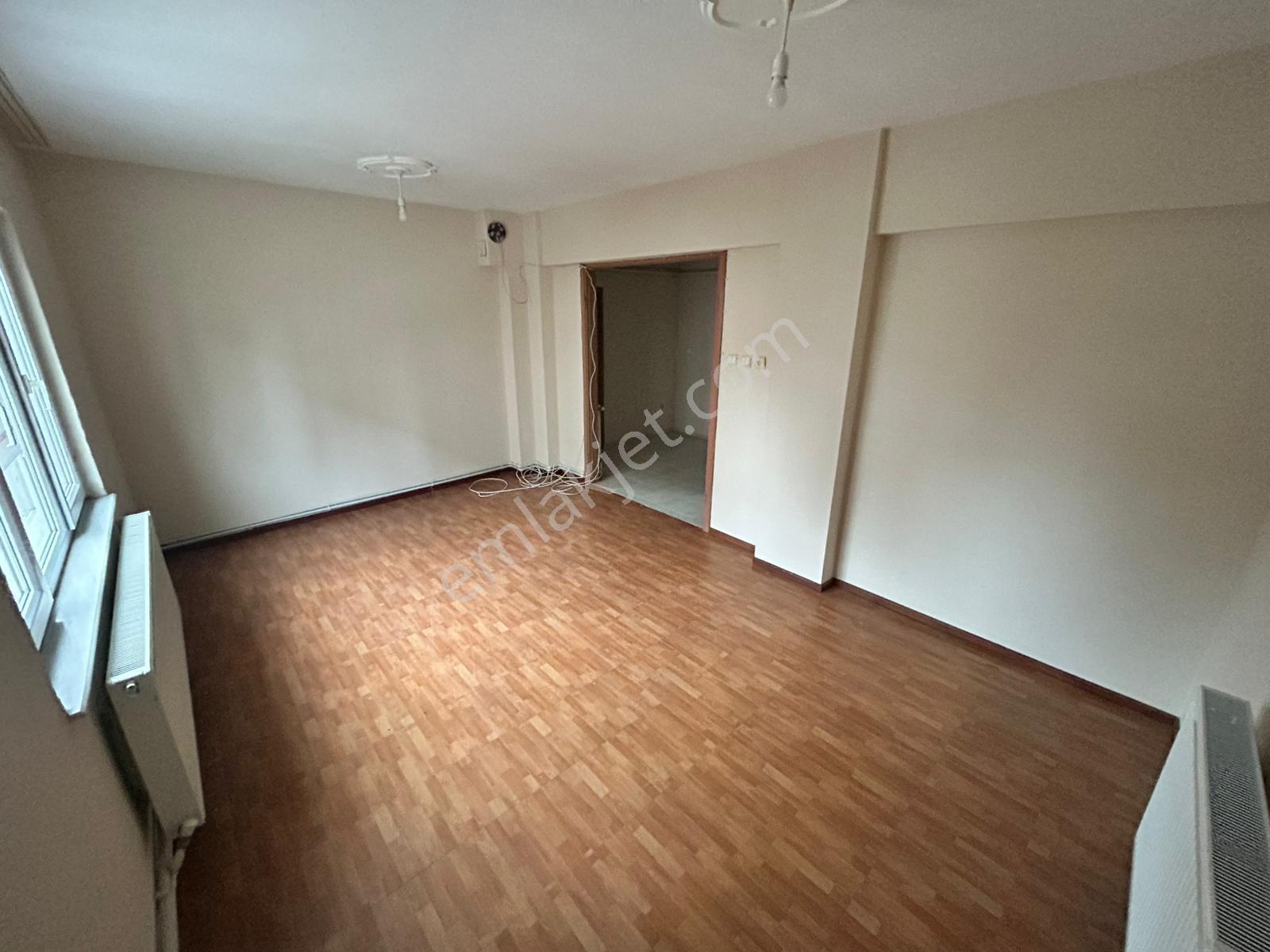 17 Eylül'de 90 M2 2+1 Ara Kat Balkonlu Satılık Daire - Görsel 3
