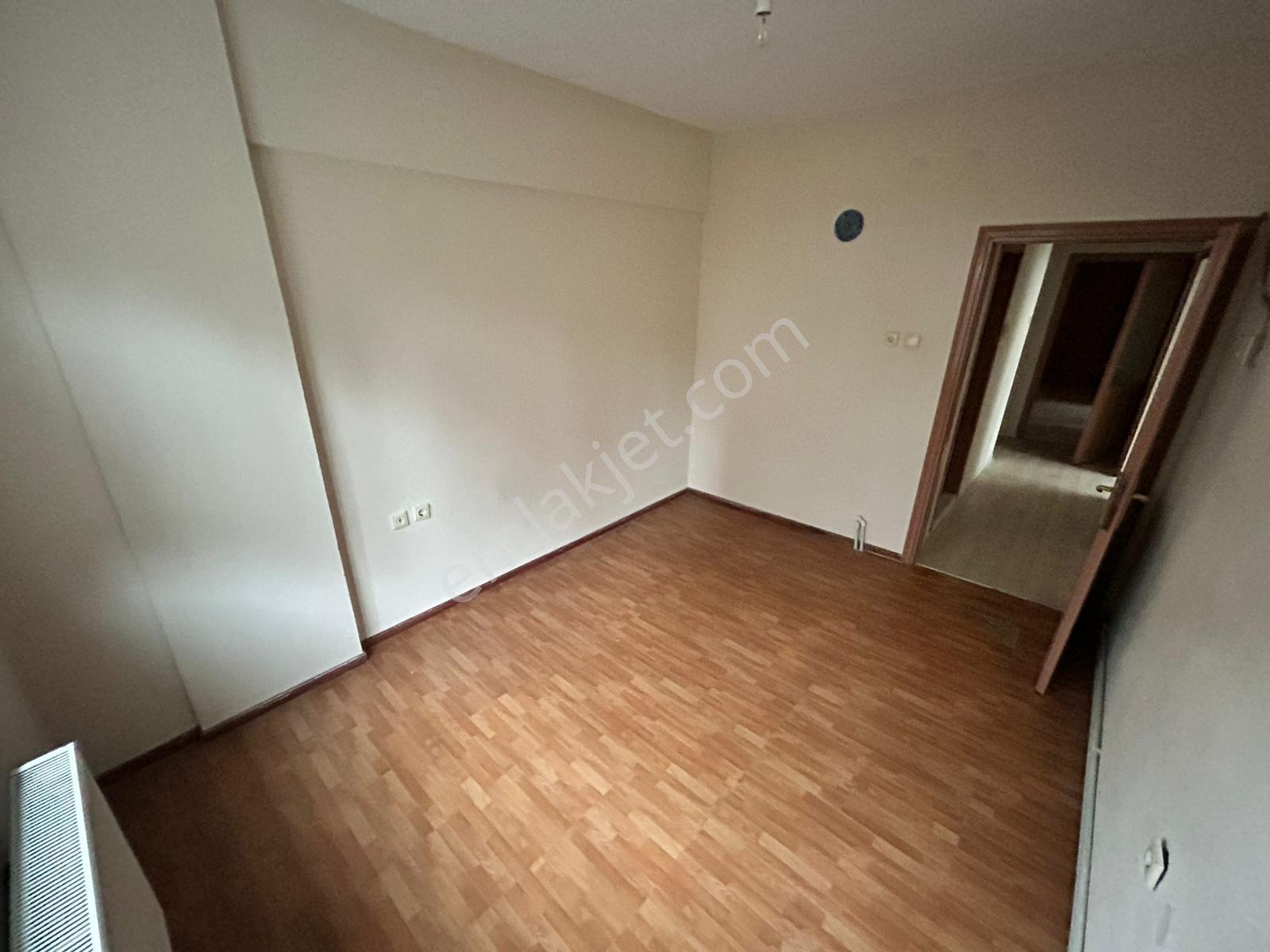 17 Eylül'de 90 M2 2+1 Ara Kat Balkonlu Satılık Daire - Görsel 15