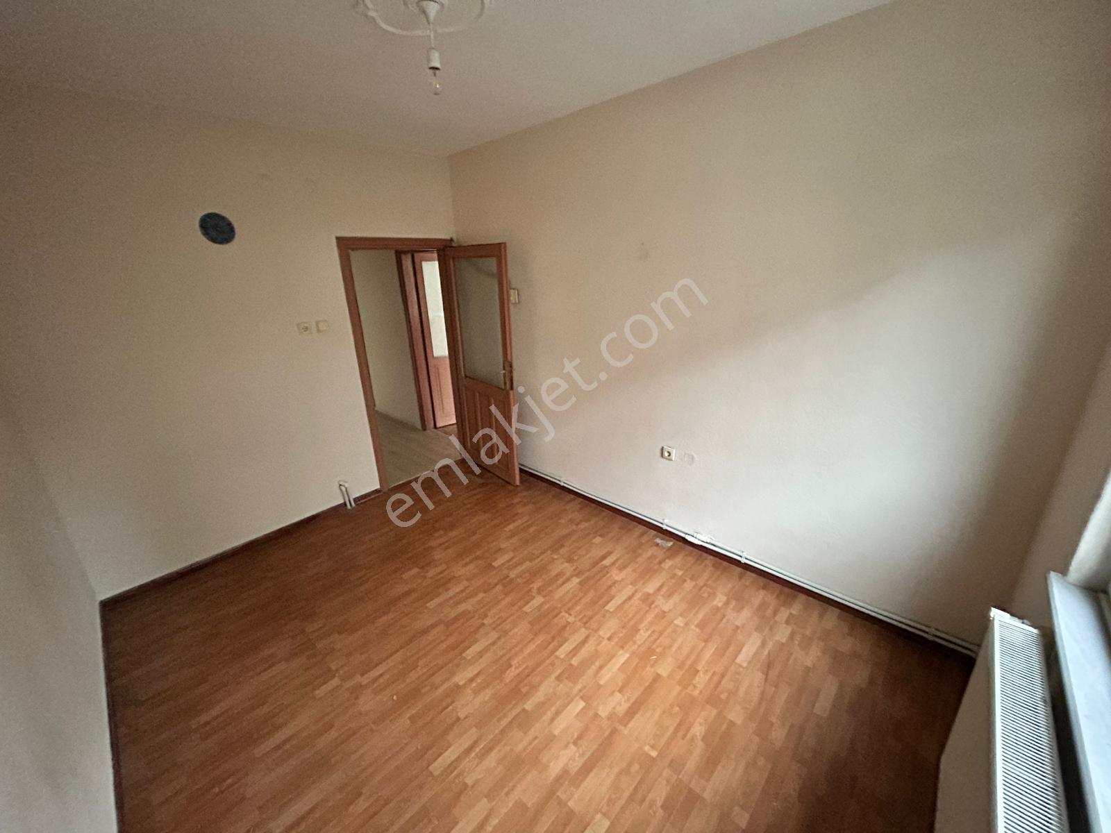 17 Eylül'de 90 M2 2+1 Ara Kat Balkonlu Satılık Daire - Görsel 17