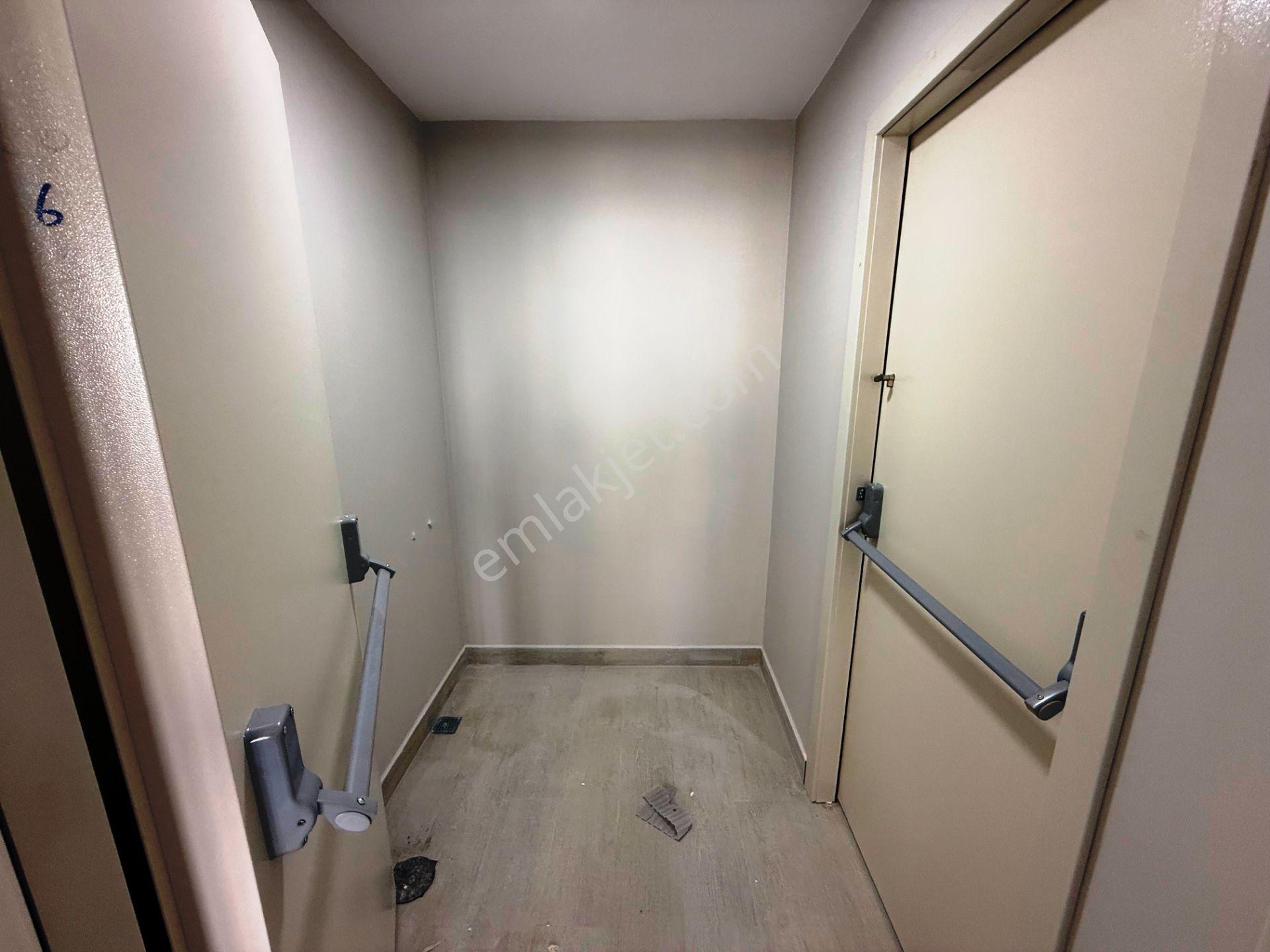 Şenesenevler'de Sıfır 3.kat 85m2 Balkonlu Panjurlu Kiralık 2+1 - Görsel 15
