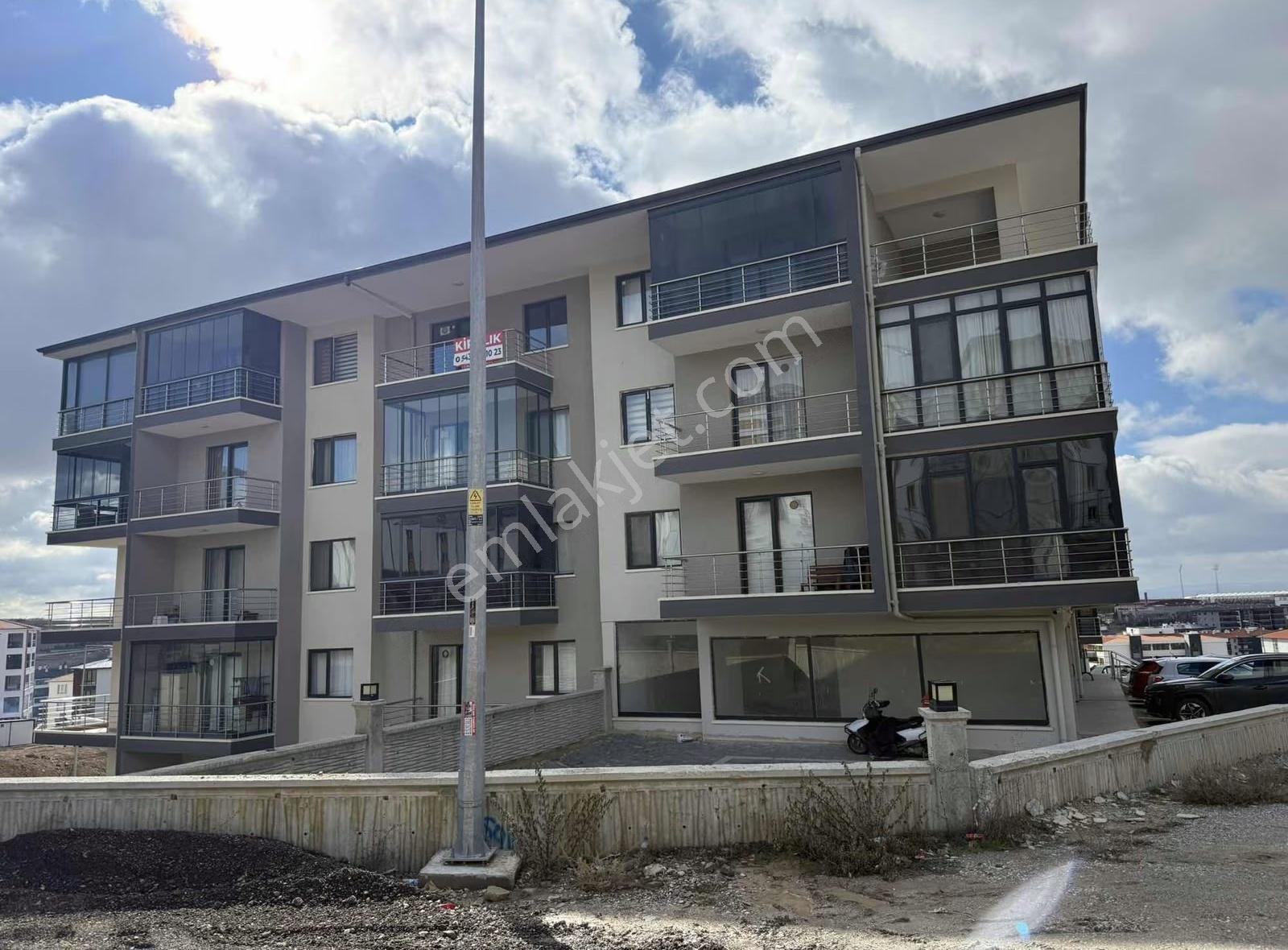 Örencik'te Yeni Yurt Yakını Geniş Kiralık 1+1 Daire