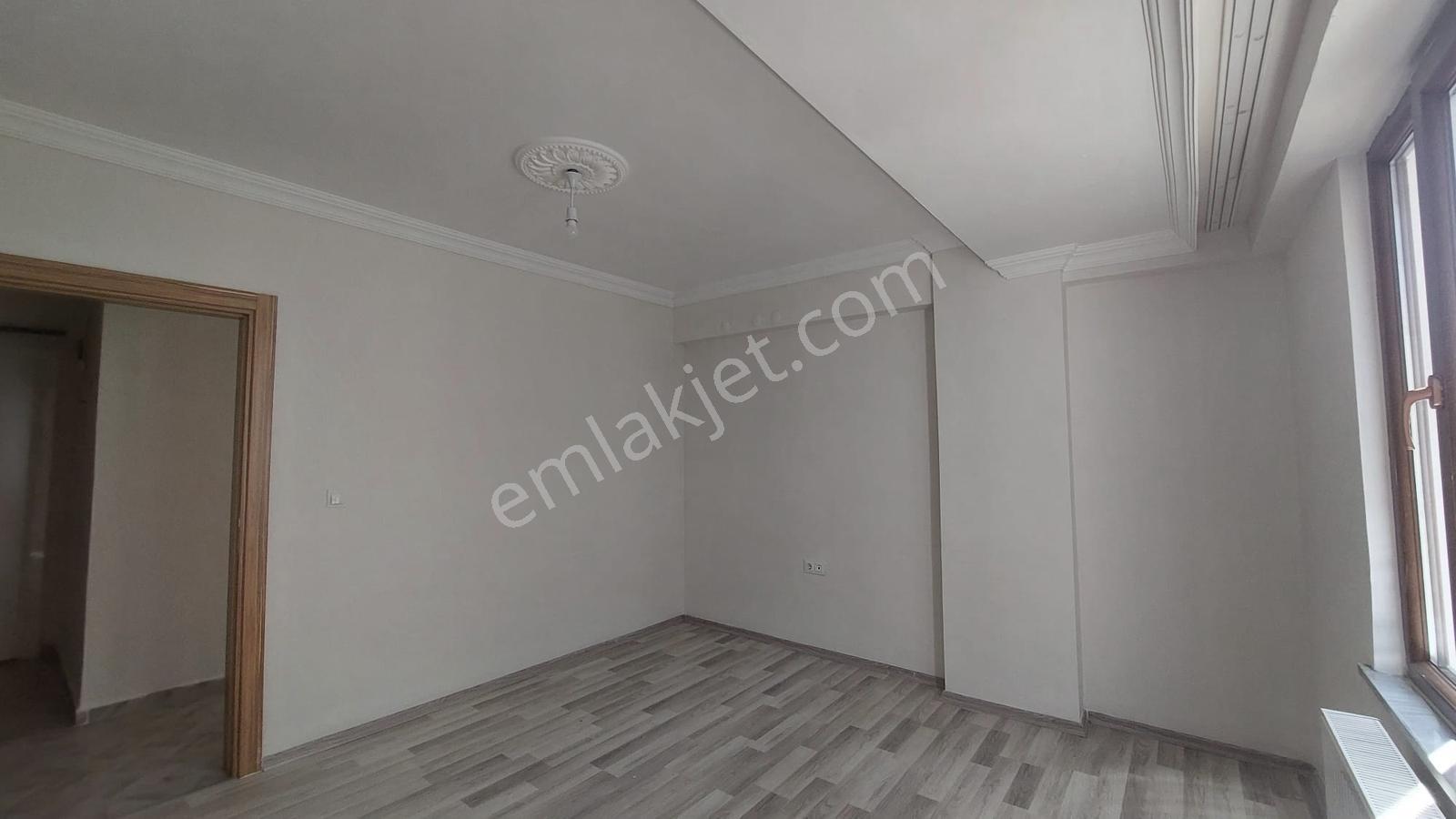 Emlak Dünyasından Uydukentte Satılık 2+1 Arakat Daire - Görsel 24