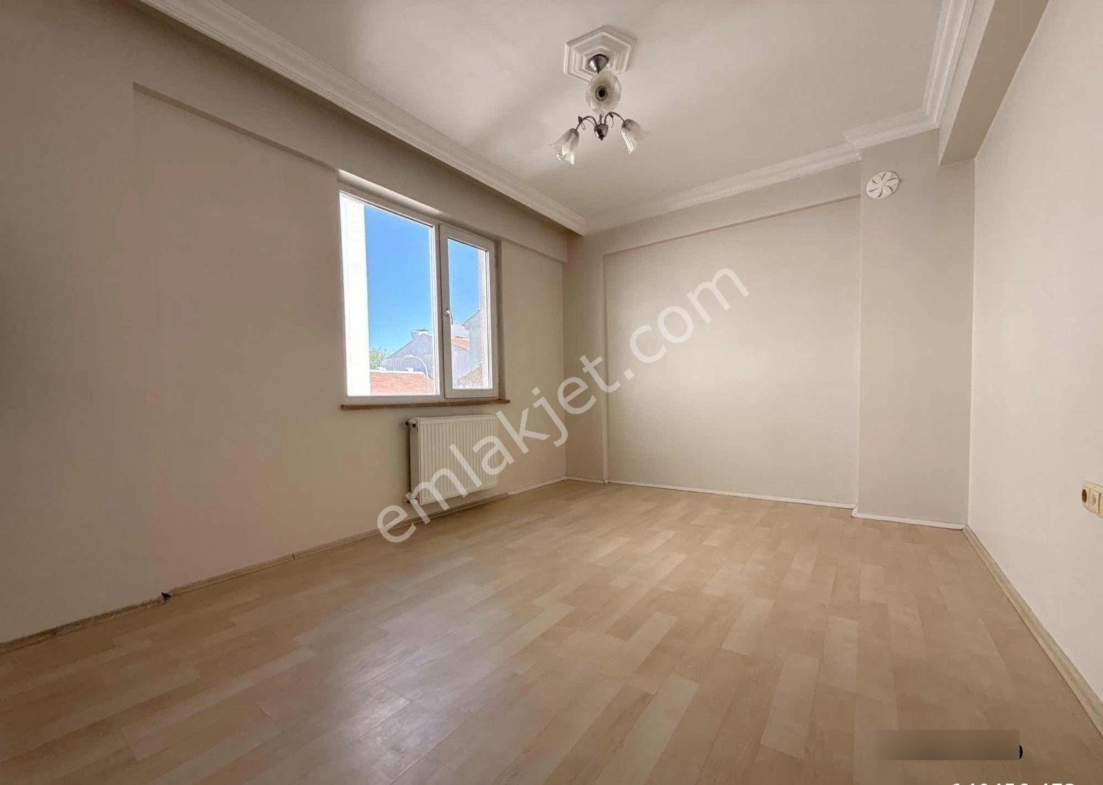 Emek Mah. Ertaş Caddesi Yakını Ara Kat 2+1 100m2 Daire - Görsel 14