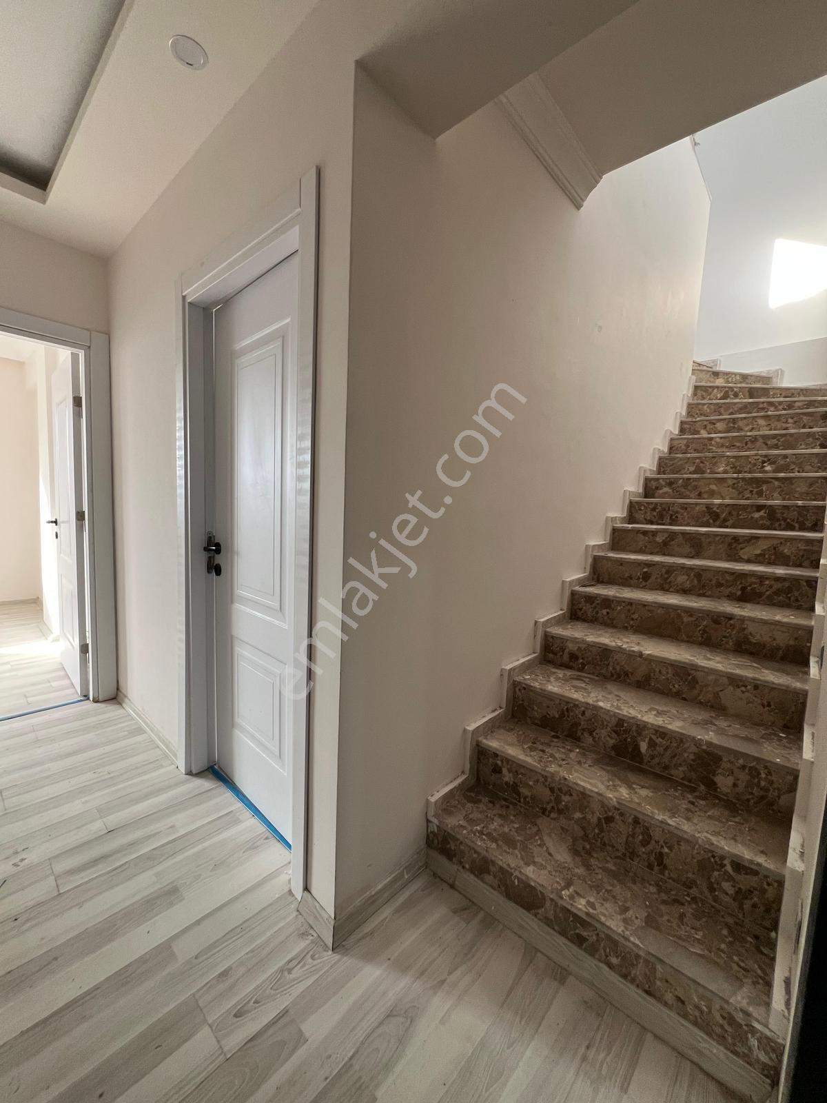 Bergama Gaziosmanpaşa Mahallesin'de Kiralık Dubleks Daire - Görsel 17