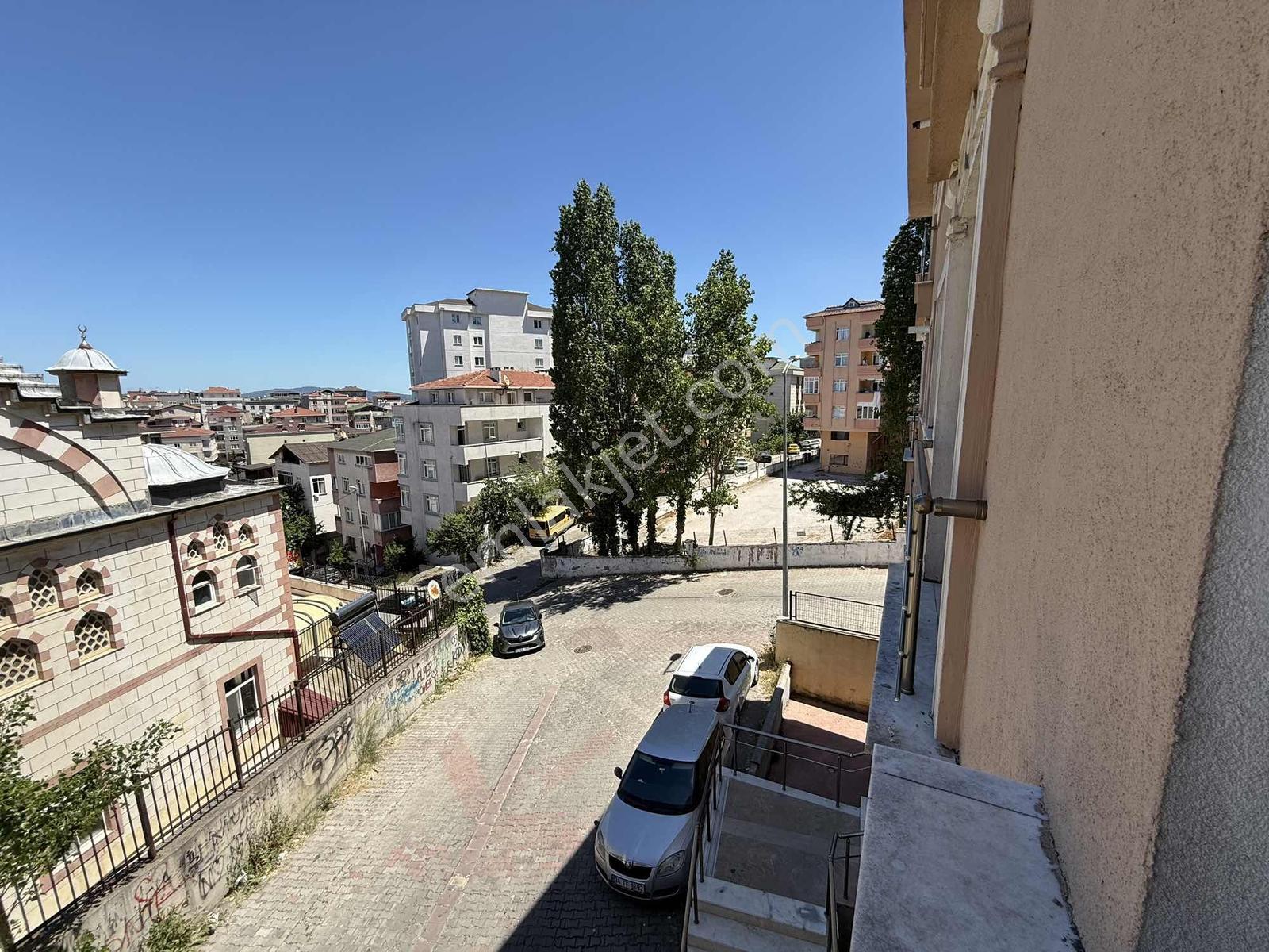 Kayışdağı Sondurak Hediye Sokak 3 Kat 2+1.80m2 Balkonlu - Görsel 17