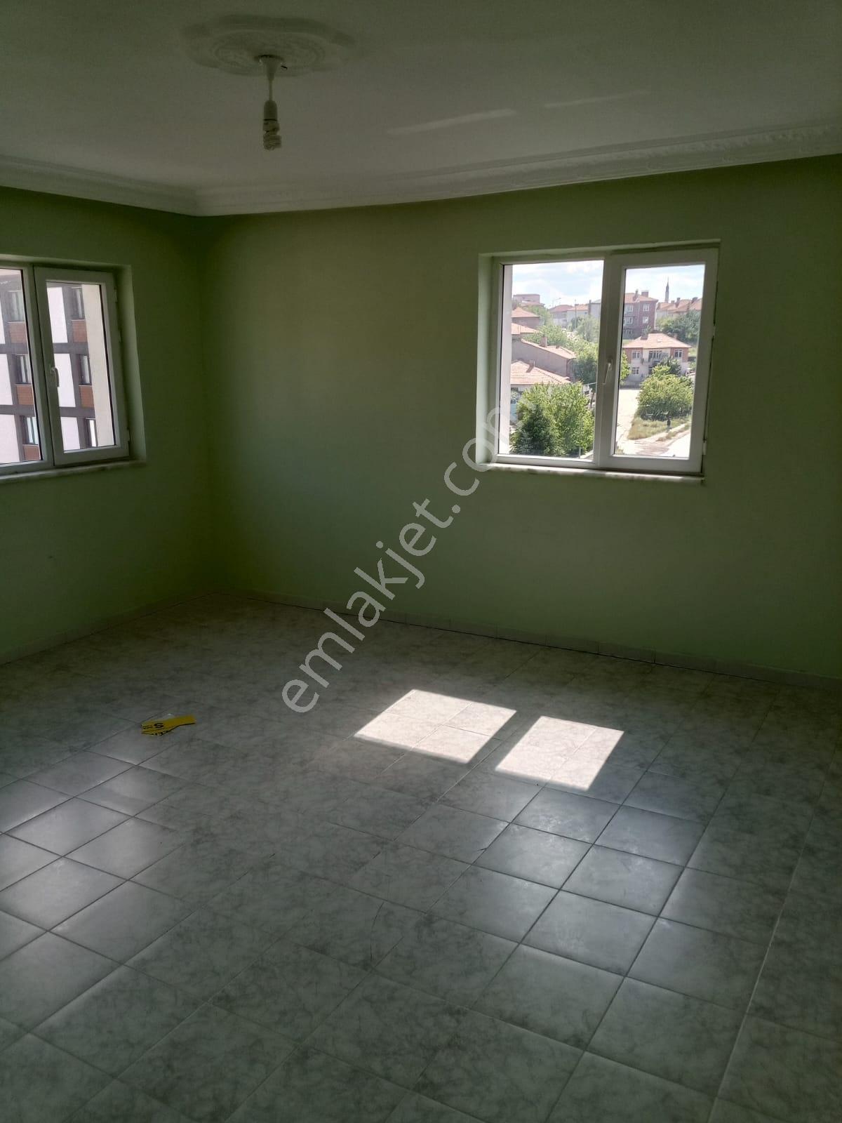 Özer Emlaktan Merkeze Yakın Konumda Kiralık - Görsel 20