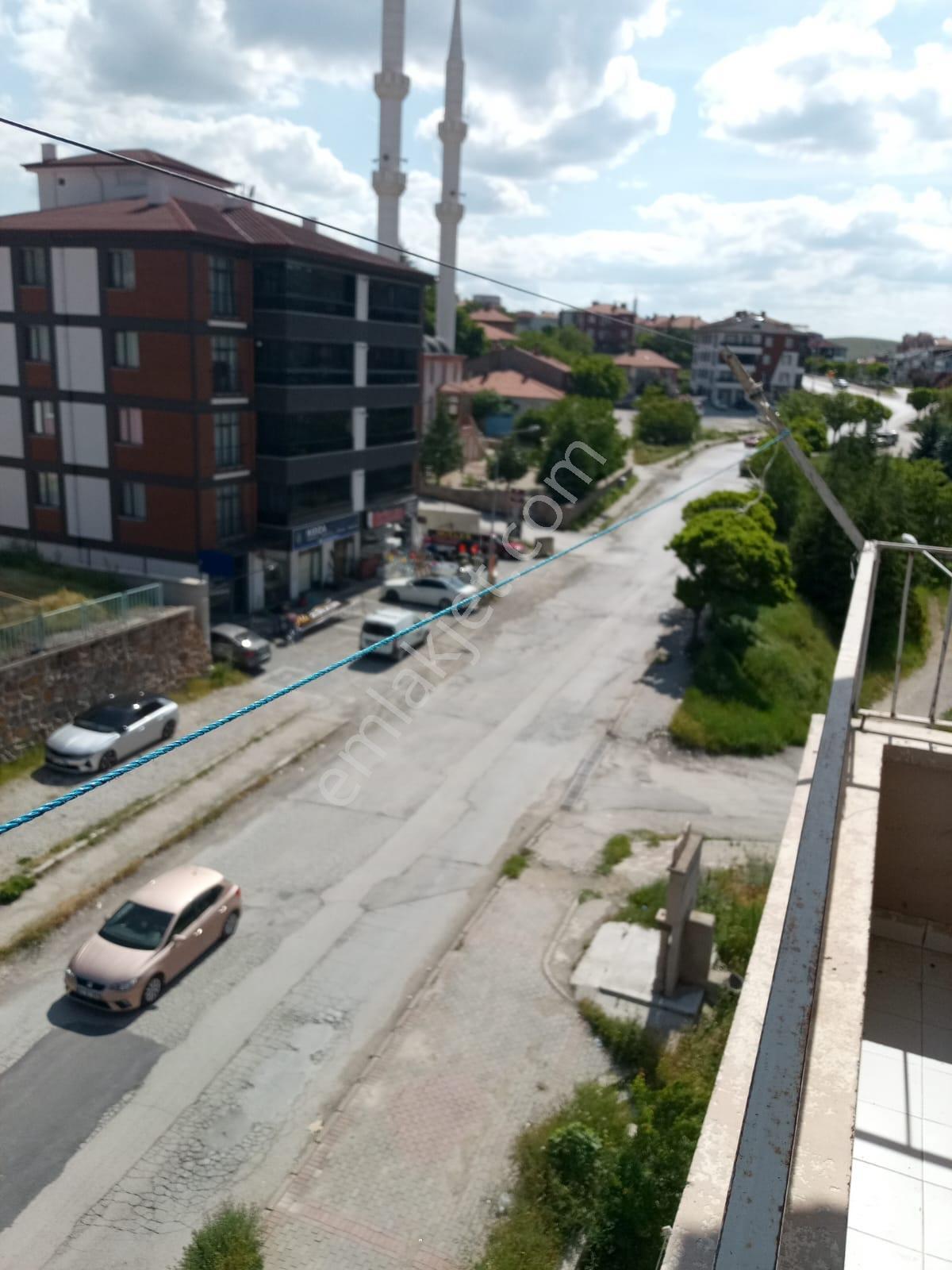 Özer Emlaktan Merkeze Yakın Konumda Kiralık - Görsel 9
